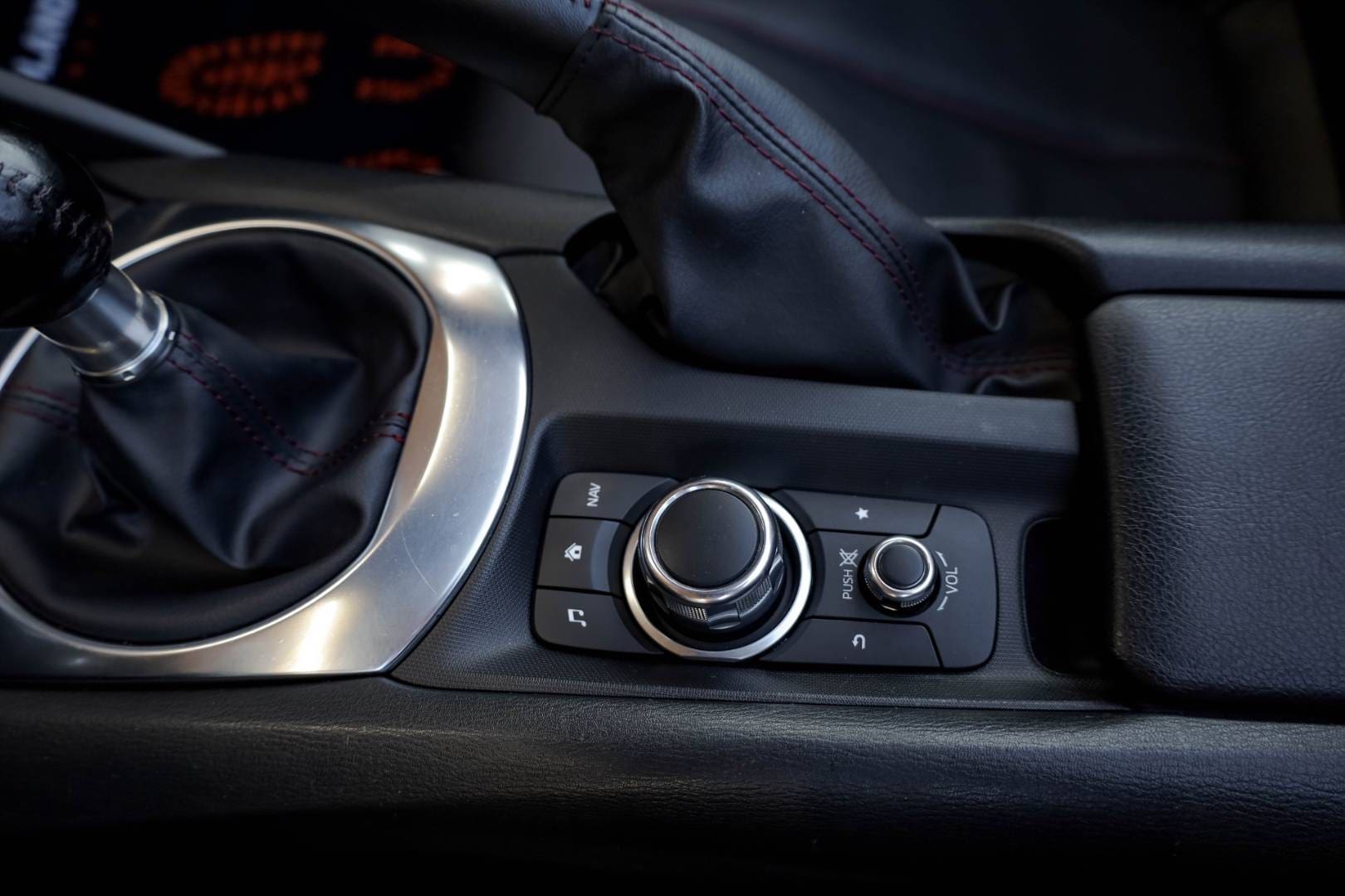 Mazda-MX-5-20-Skyactiv-G160-Revolution-55
