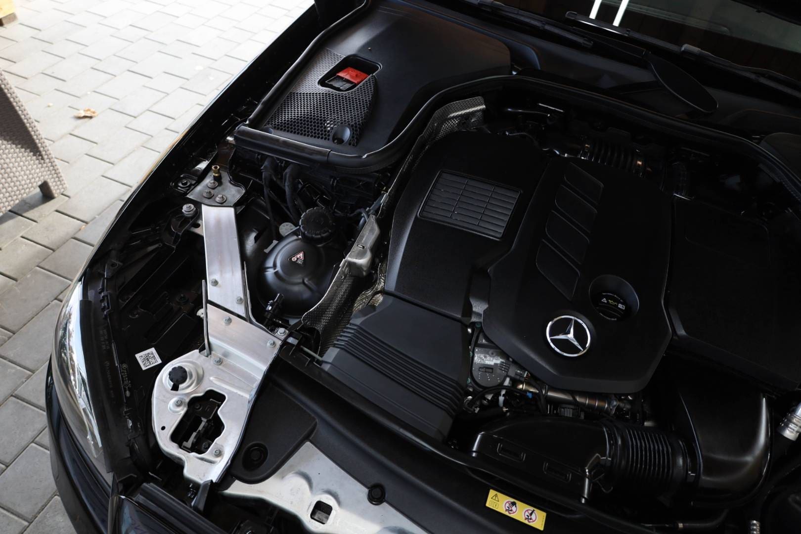 Mercedes-Benz-E-trieda-Sedan-300-d-AT-80