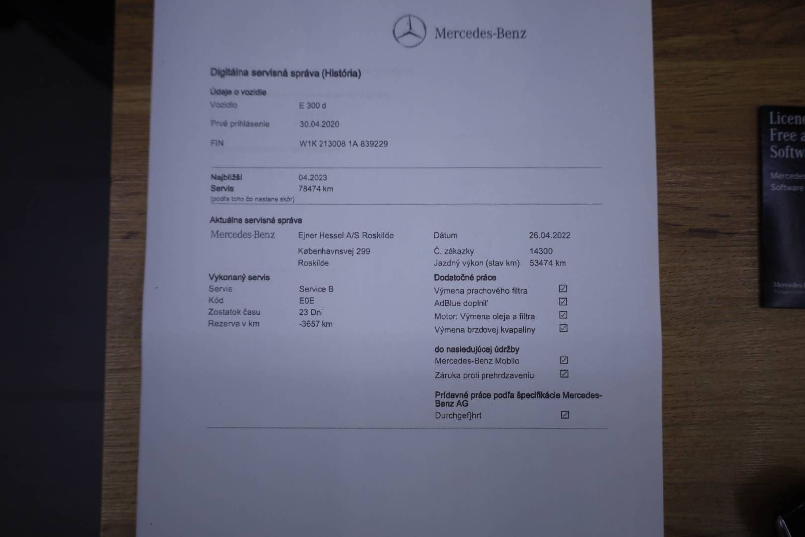 Mercedes-Benz-E-trieda-Sedan-300-d-AT-85