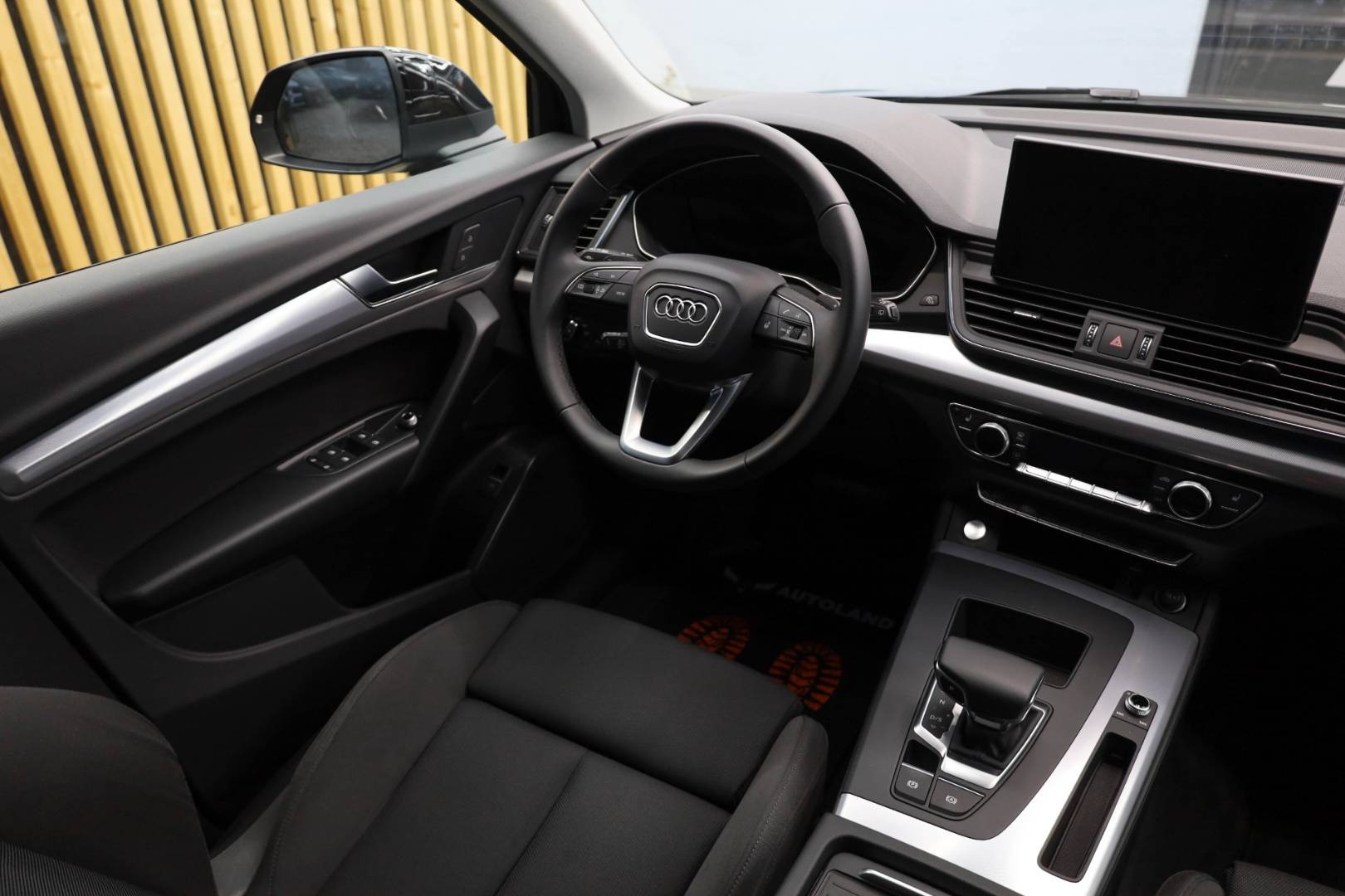 Audi-Q5-Sportback-40-20-TDI-mHEV-S-line-quattro-S-tronic-19