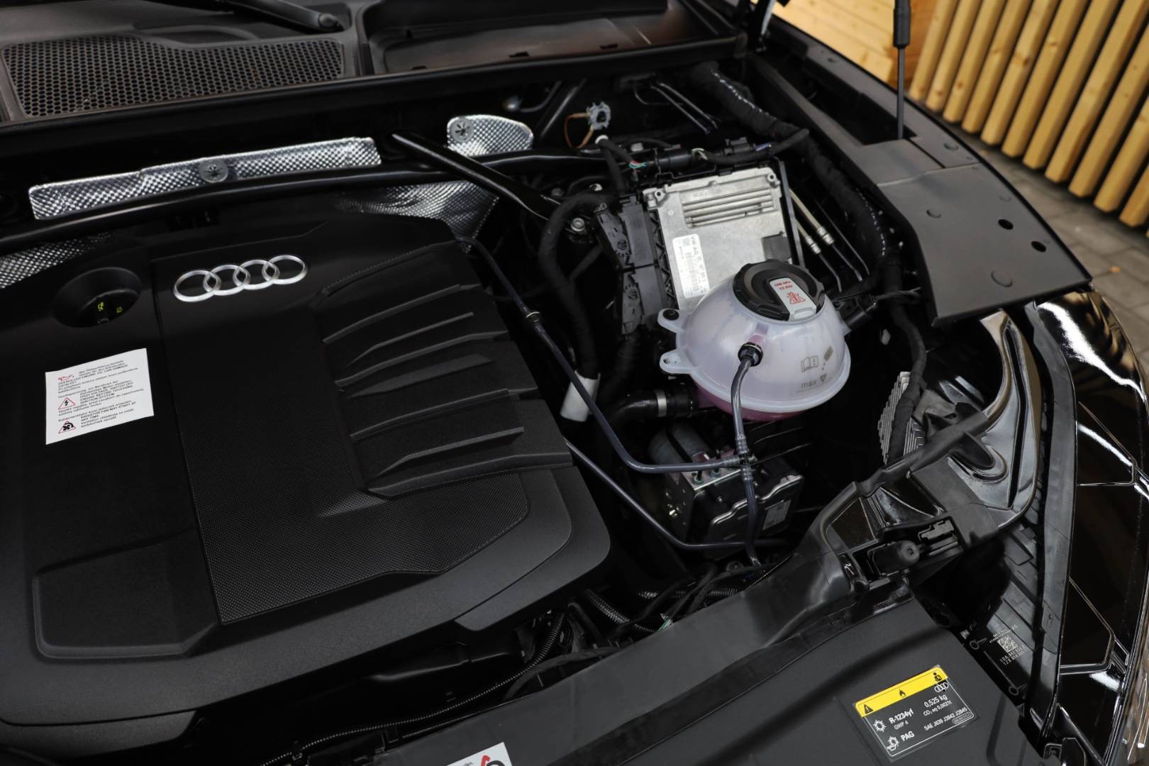 Audi-Q5-Sportback-40-20-TDI-mHEV-S-line-quattro-S-tronic-86