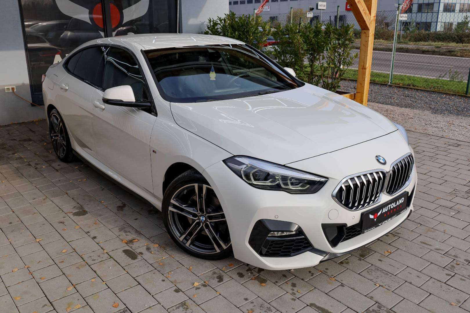 BMW-Rad-2-Gran-Coupe-218i-AT-103kW-A7-4d-M-Paket-6