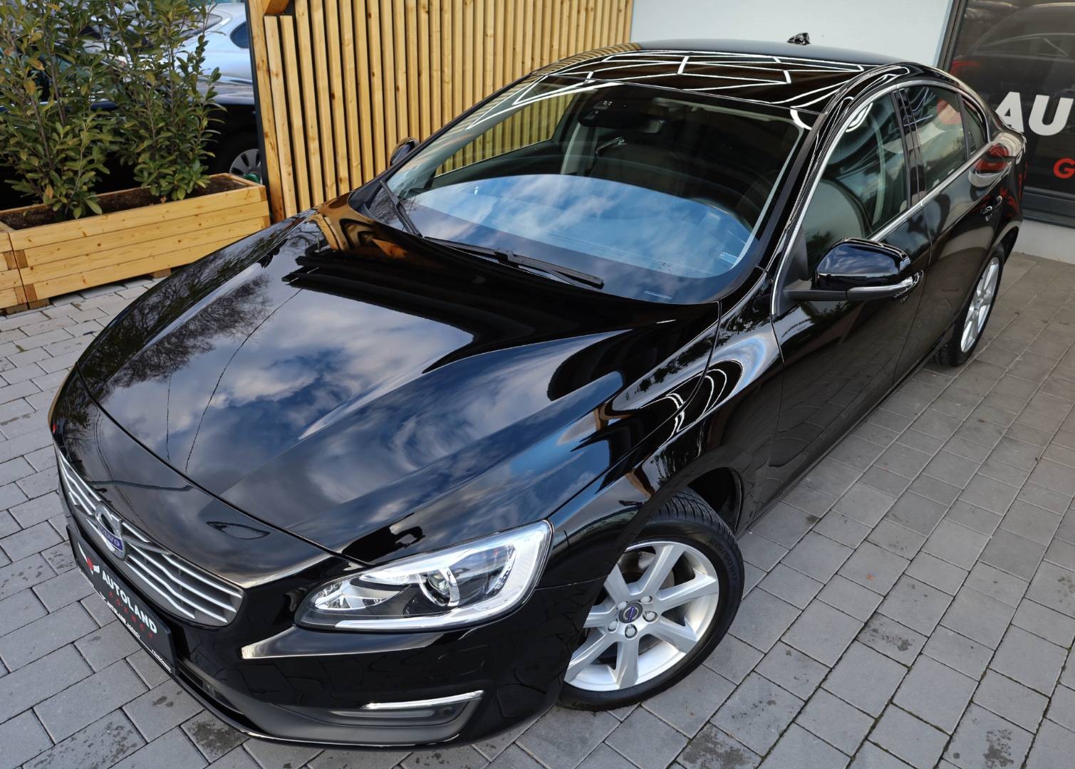 Volvo-S60-D3-20L-ECO-150k-Momentum-Geartronic-2