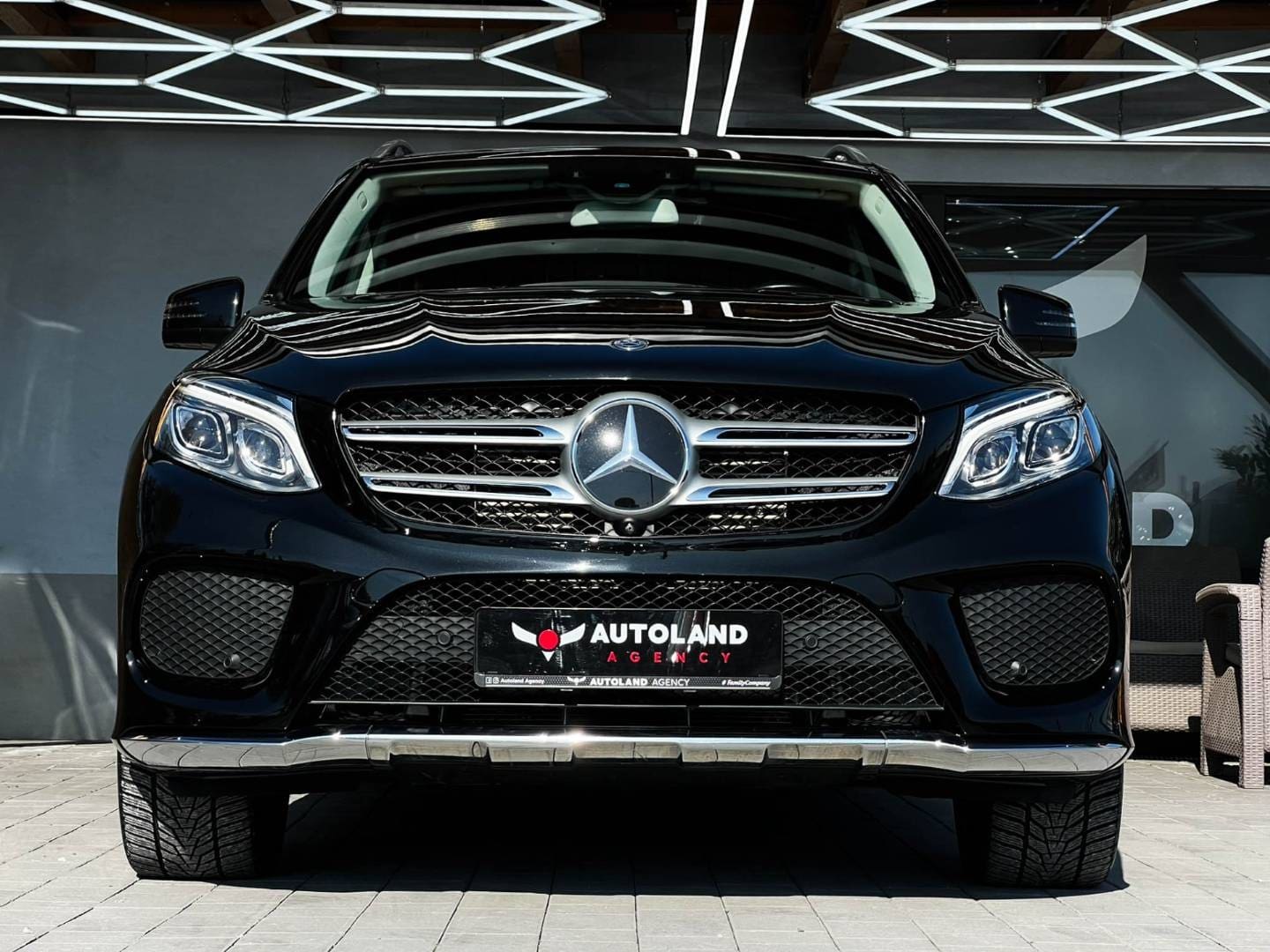 Mercedes-Benz-GLE-SUV-350d-AMG-Line-4Matic-AT-3