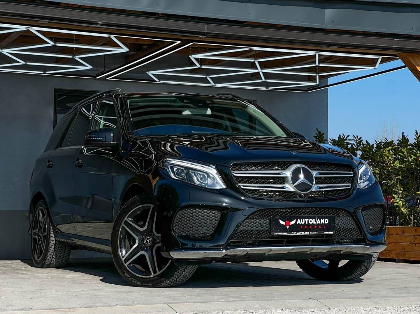 Mercedes-Benz-GLE-SUV-350d-AMG-Line-4Matic-AT-4