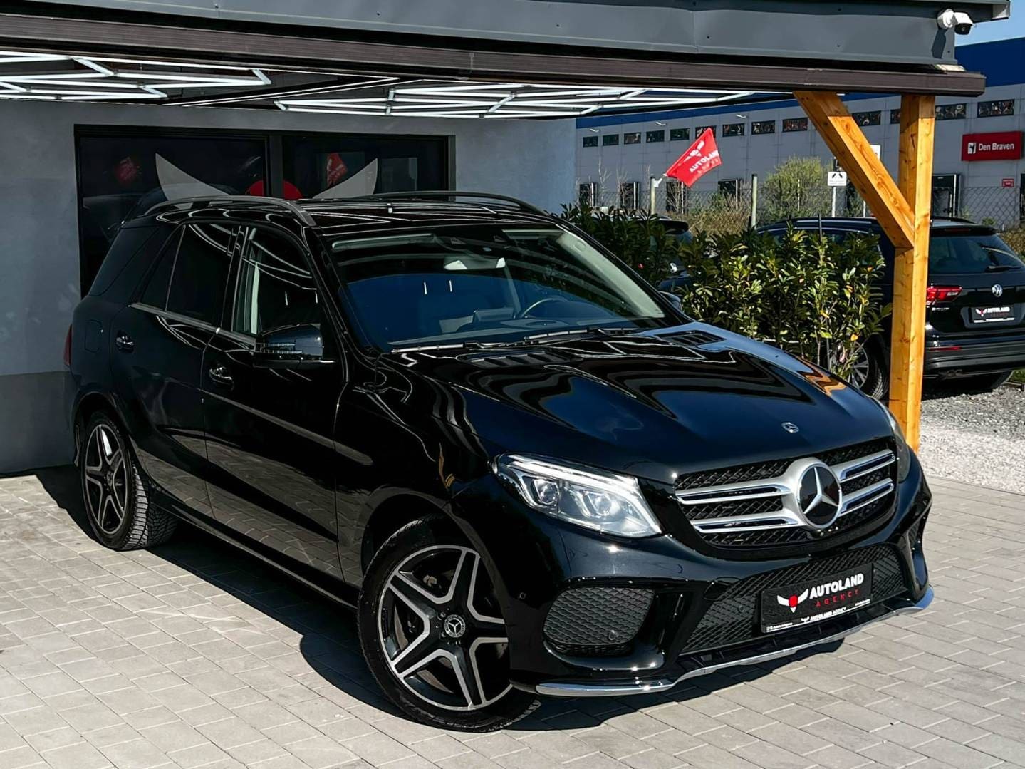 Mercedes-Benz-GLE-SUV-350d-AMG-Line-4Matic-AT-6