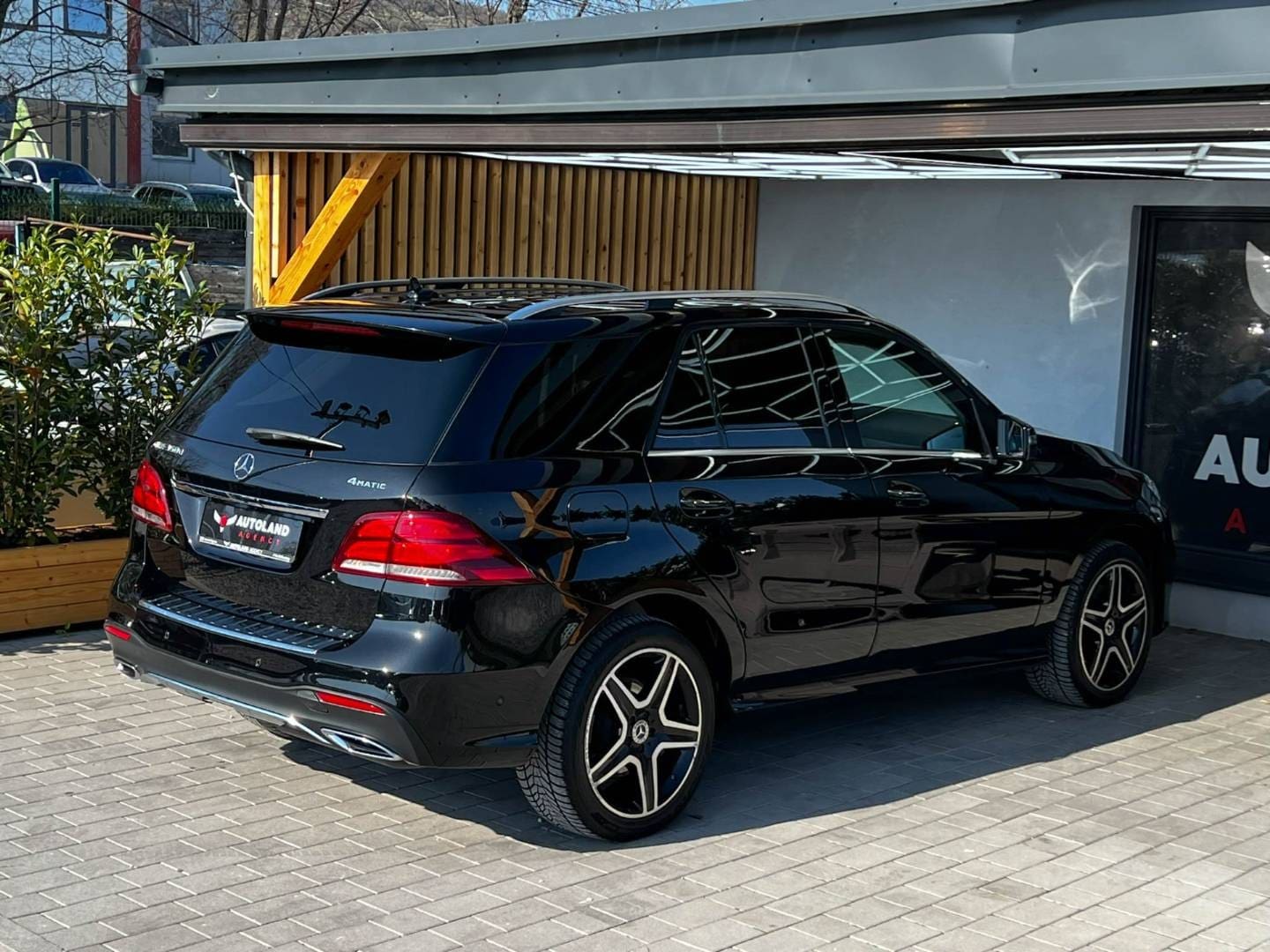 Mercedes-Benz-GLE-SUV-350d-AMG-Line-4Matic-AT-9