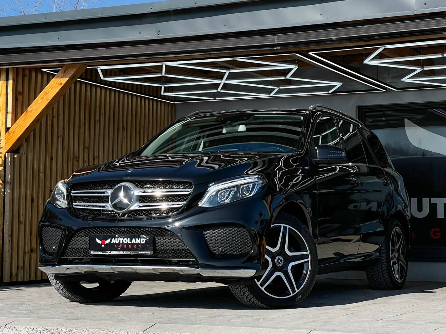 Mercedes-Benz-GLE-SUV-350d-AMG-Line-4Matic-AT