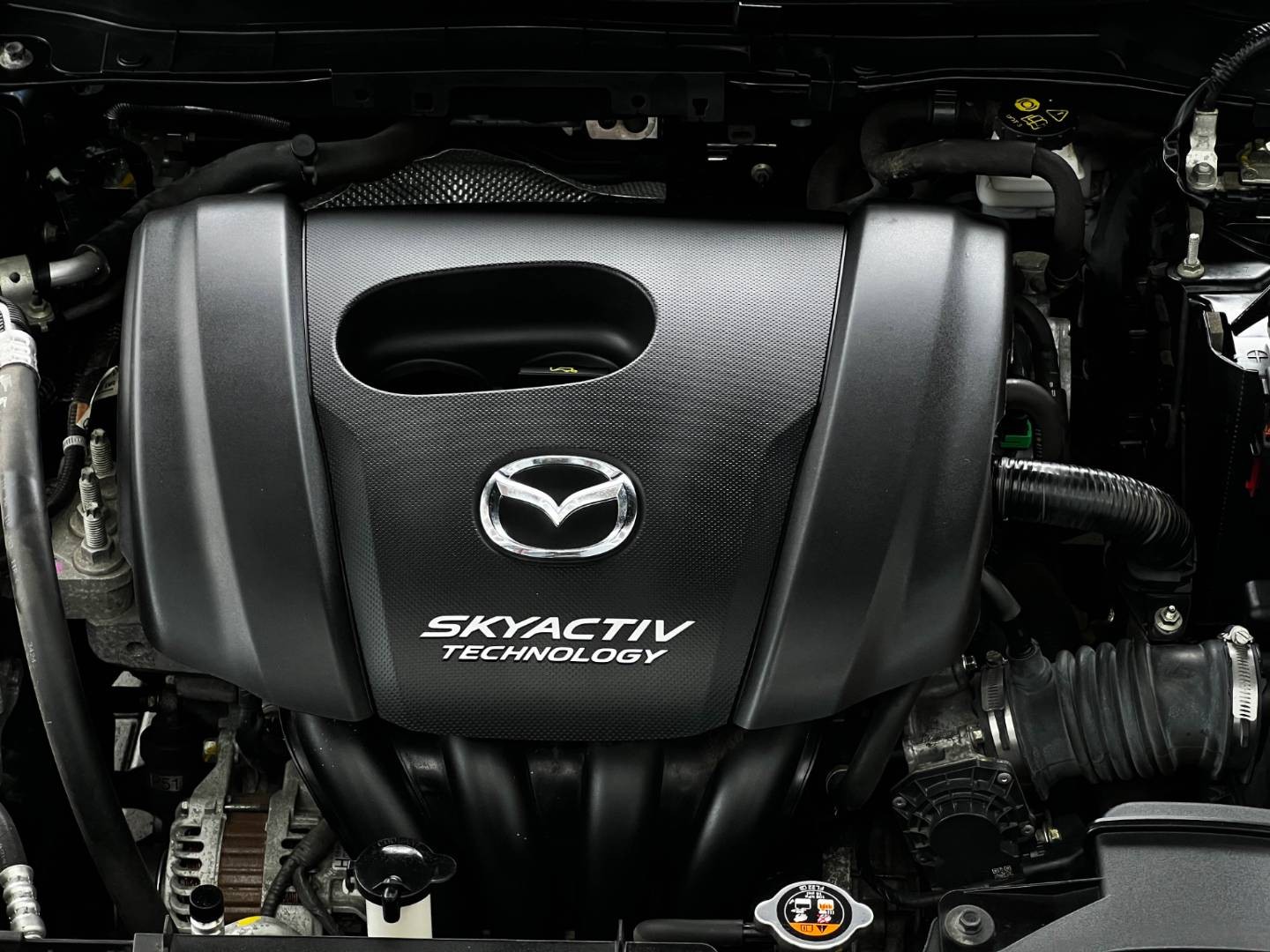 Mazda-2-15-Skyactiv-G75-Emotion-54