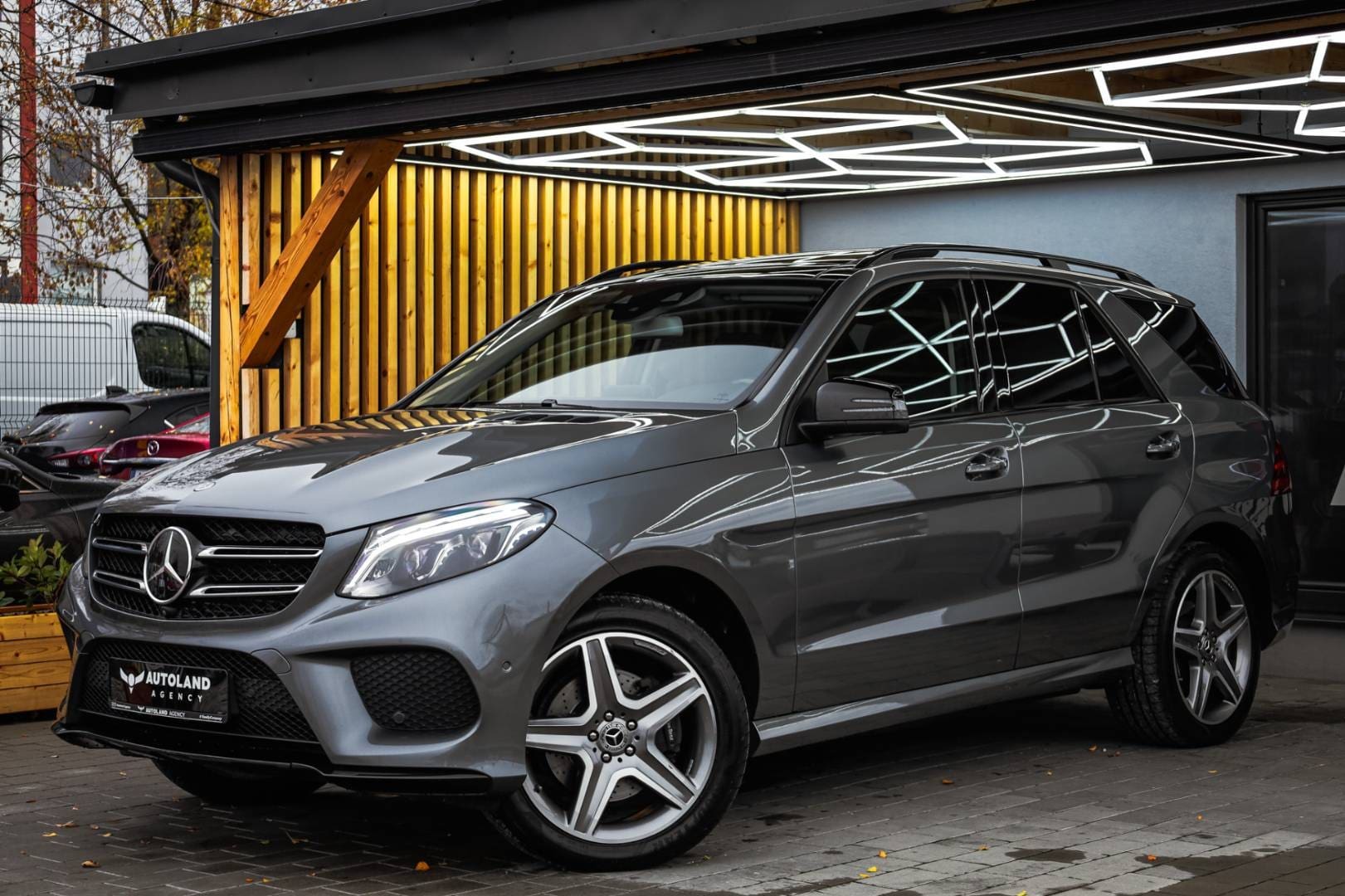 Mercedes-Benz-GLE-SUV-350d-4matic-AT-1