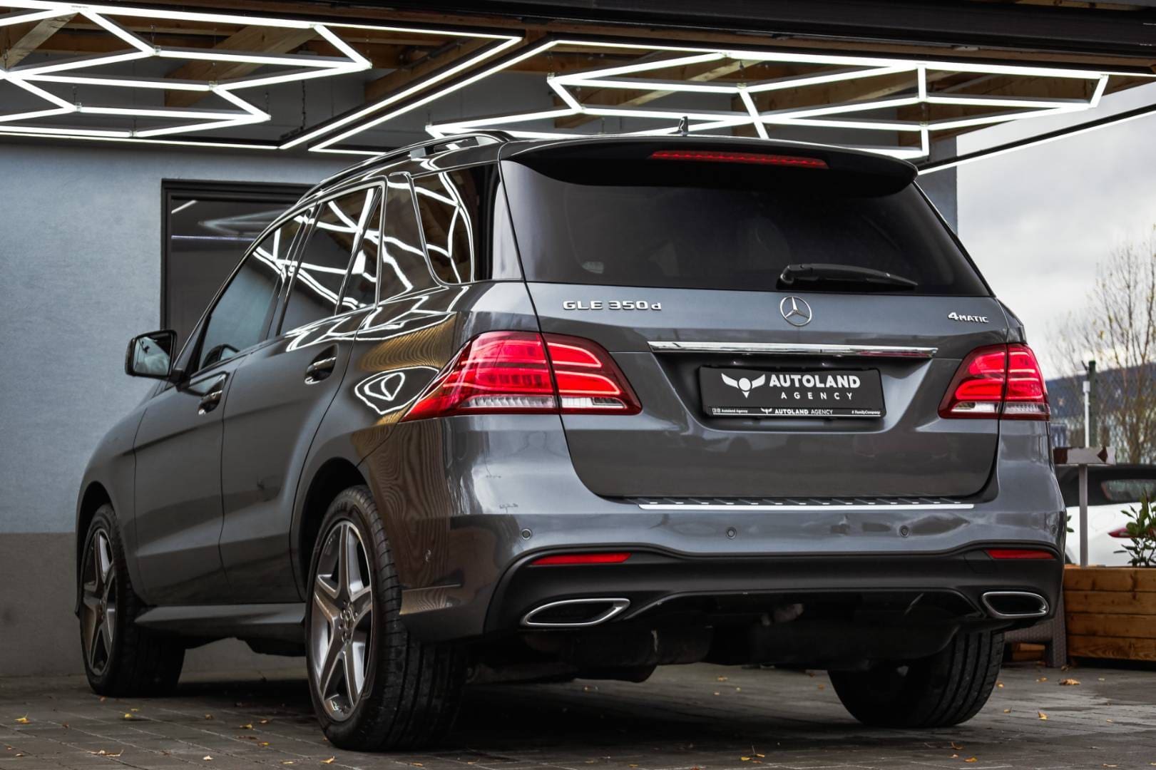 Mercedes-Benz-GLE-SUV-350d-4matic-AT-11
