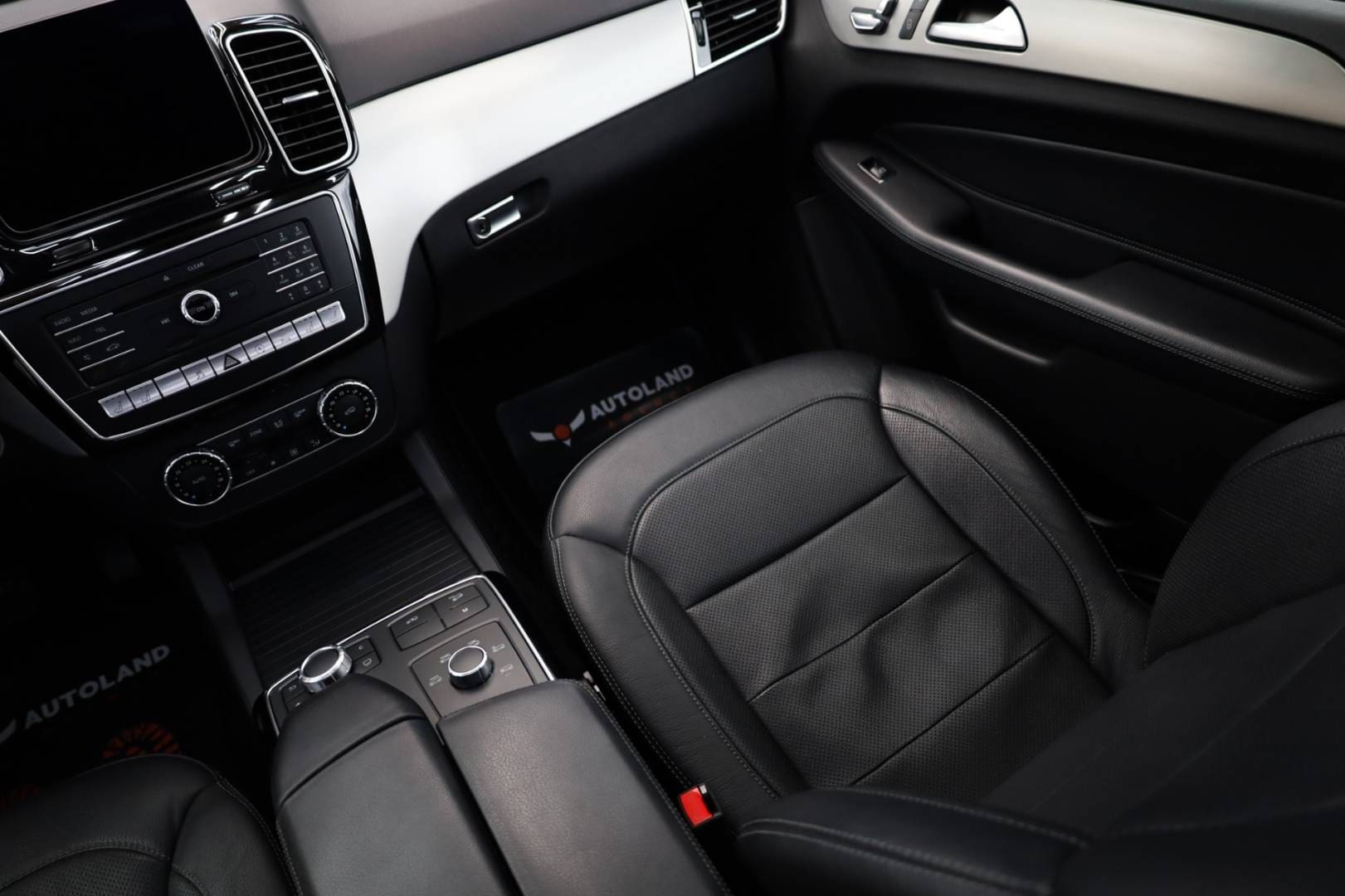 Mercedes-Benz-GLE-SUV-350d-4matic-AT-19