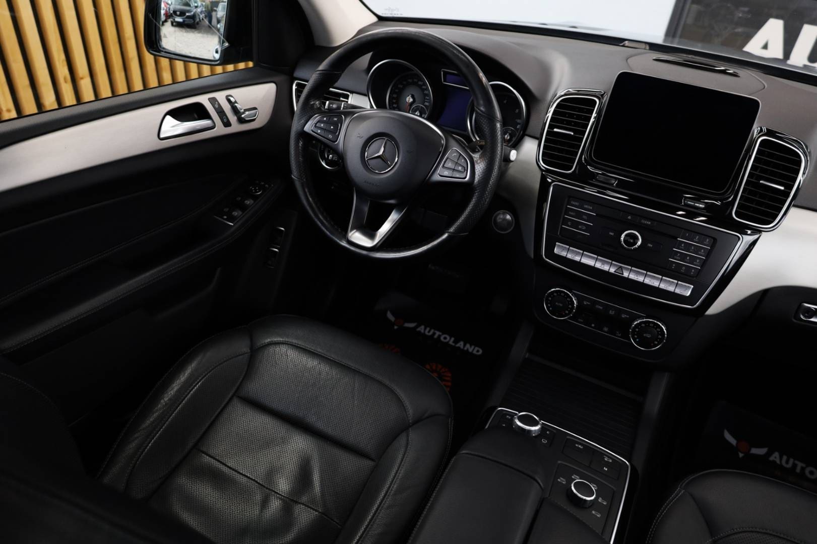 Mercedes-Benz-GLE-SUV-350d-4matic-AT-20