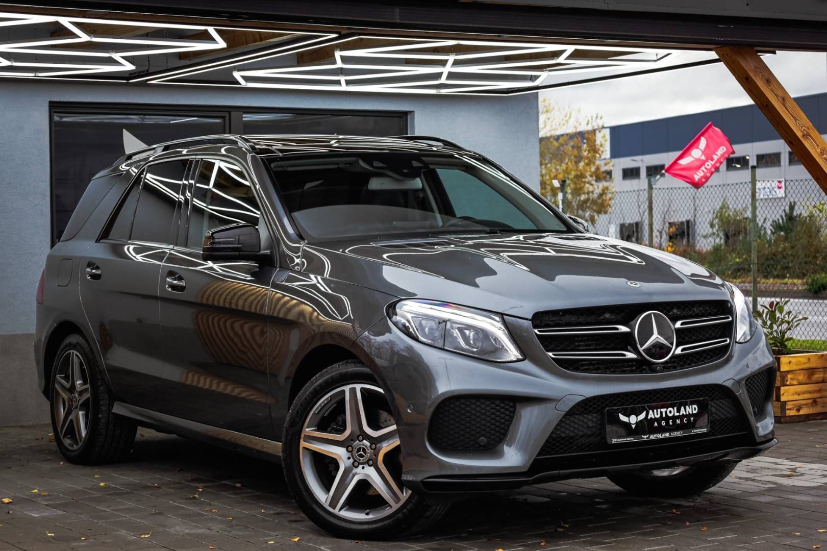 Mercedes-Benz-GLE-SUV-350d-4matic-AT-5