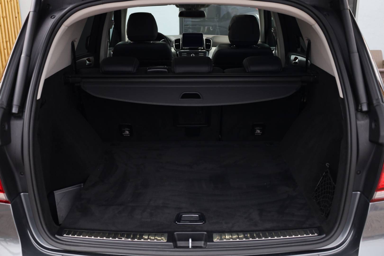 Mercedes-Benz-GLE-SUV-350d-4matic-AT-55