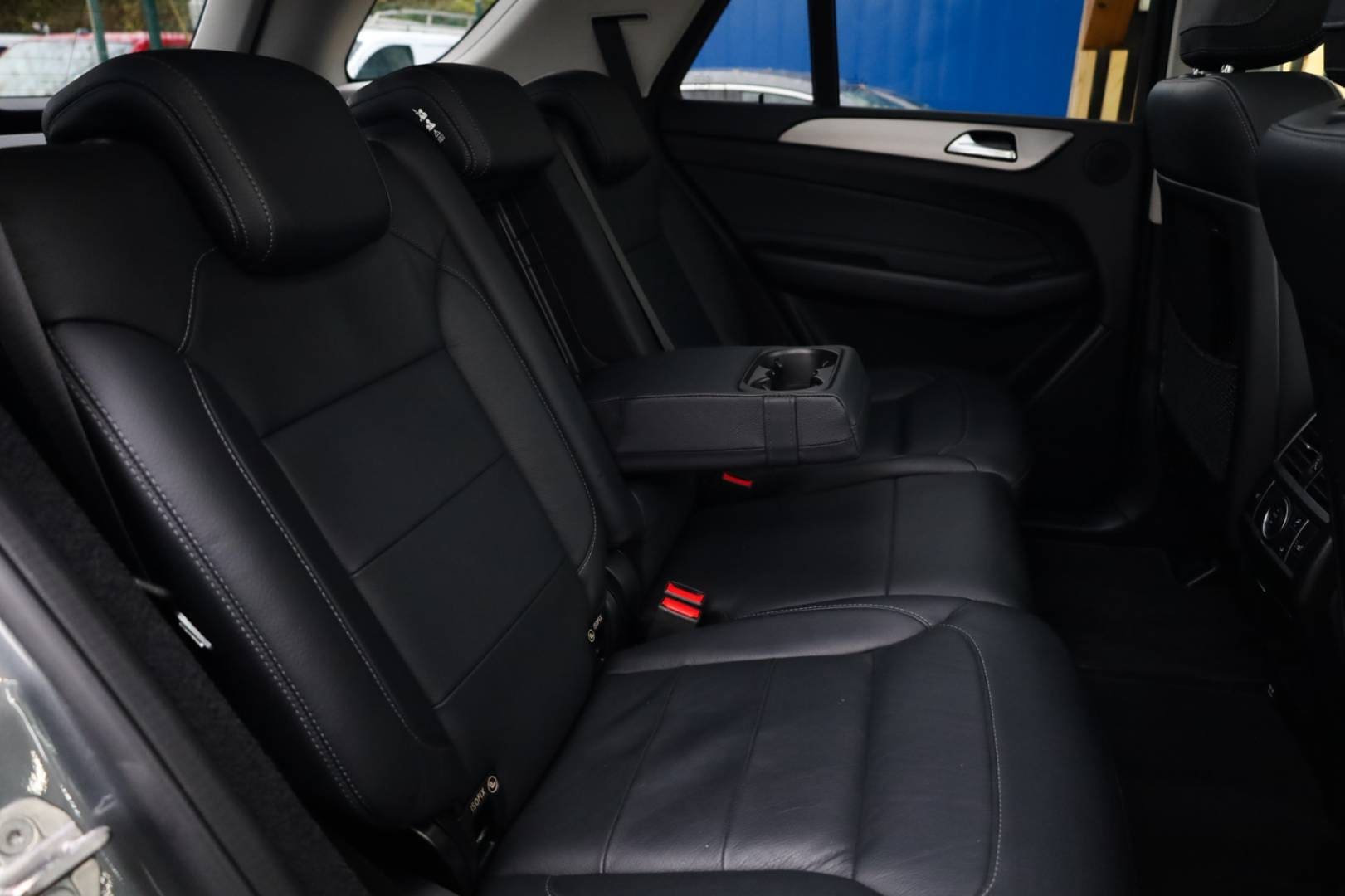Mercedes-Benz-GLE-SUV-350d-4matic-AT-61