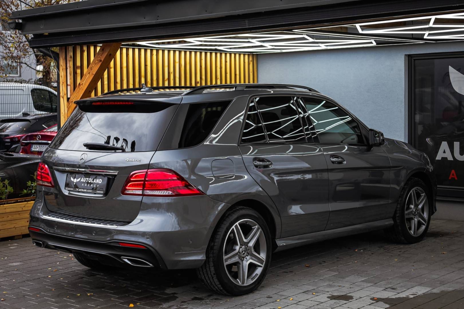 Mercedes-Benz-GLE-SUV-350d-4matic-AT-9
