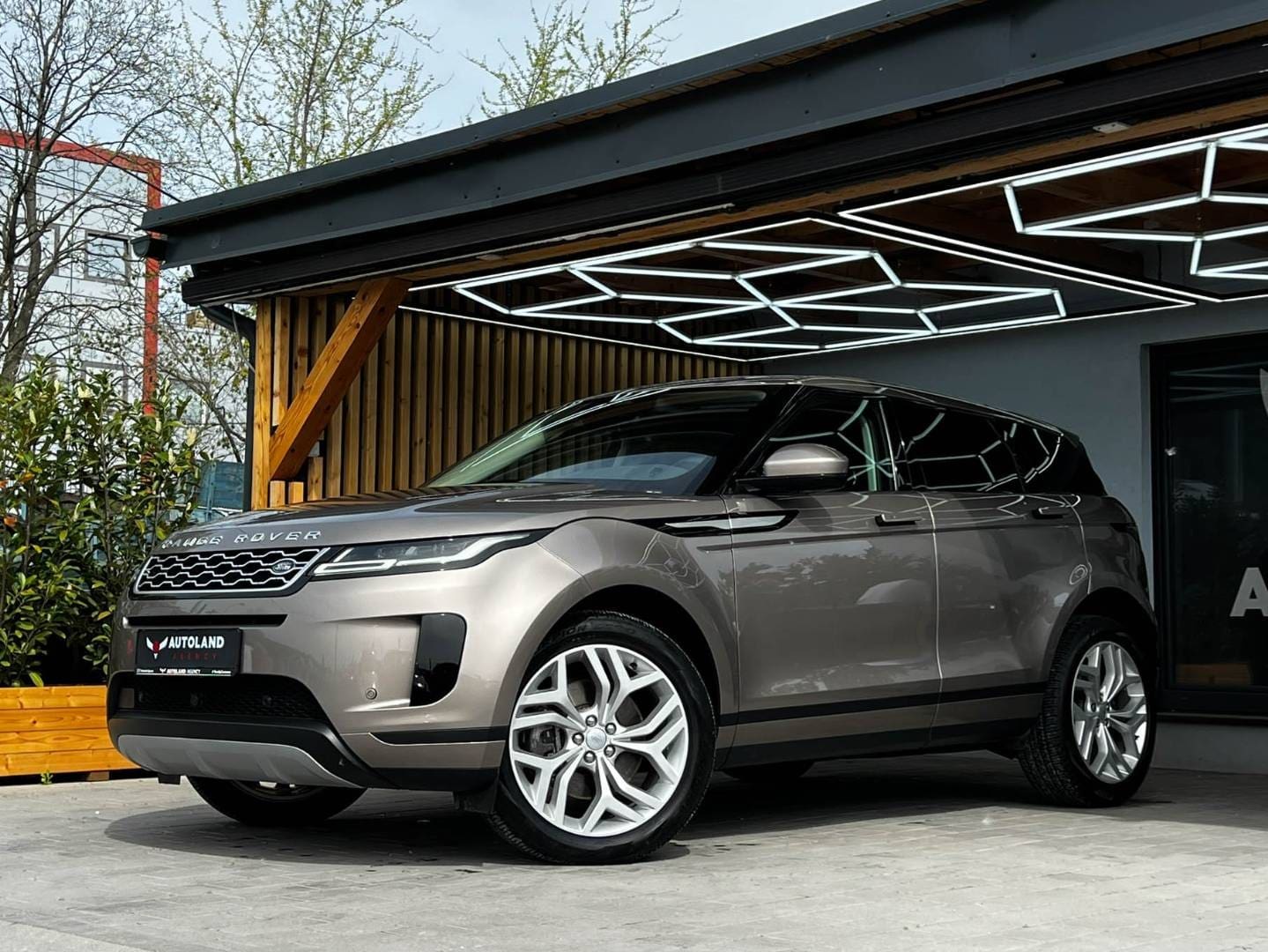 Land-Rover-Range-Rover-Evoque-20D-I4-D165-MHEV-SE-AWD-AT-1