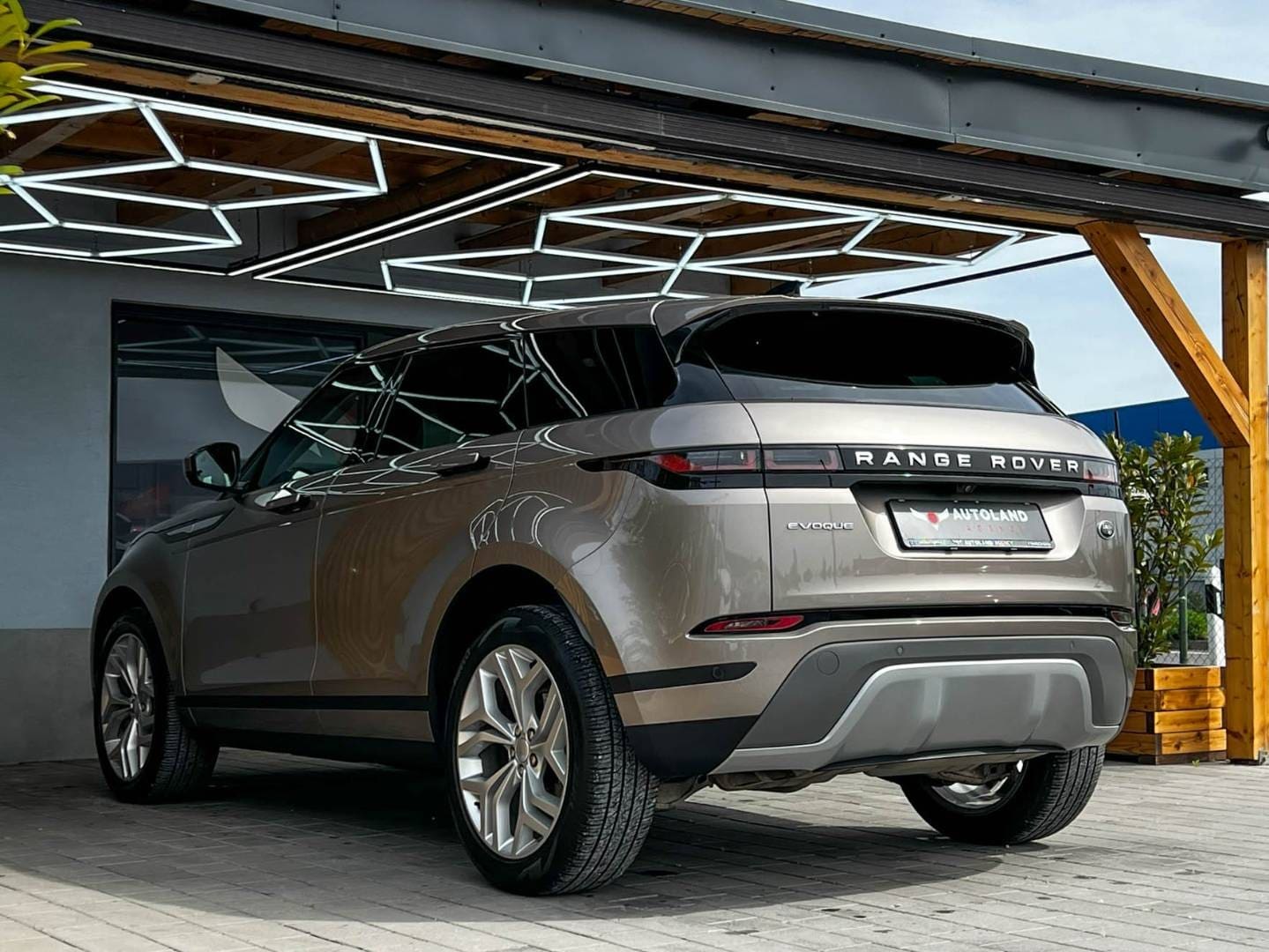 Land-Rover-Range-Rover-Evoque-20D-I4-D165-MHEV-SE-AWD-AT-12