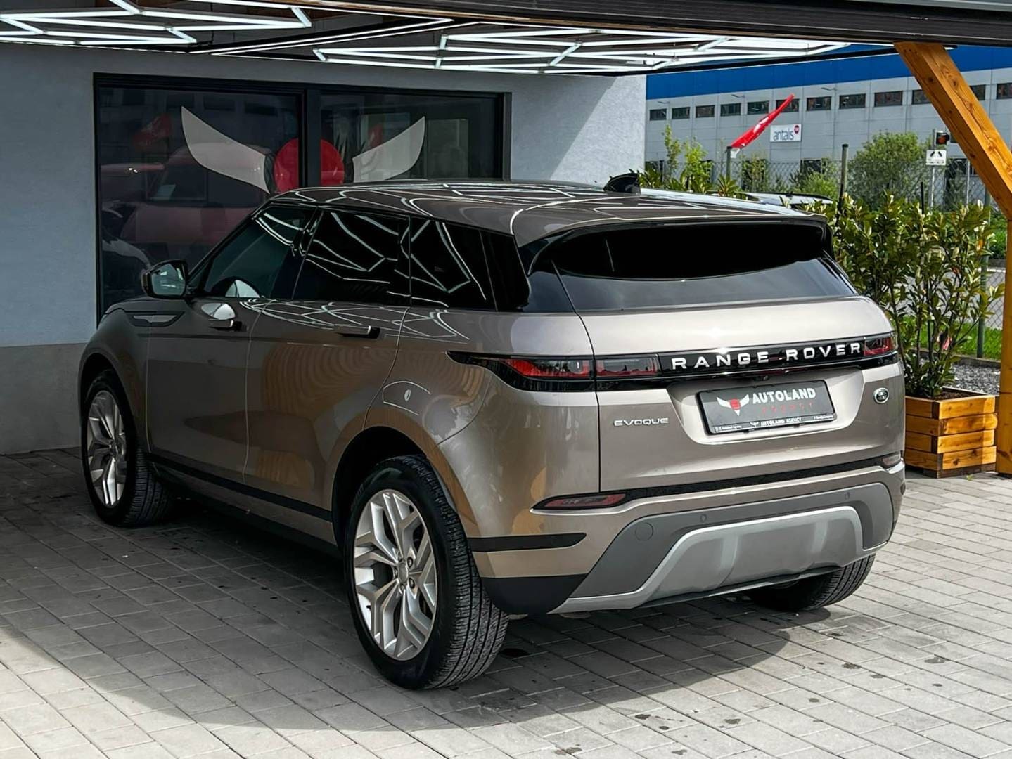 Land-Rover-Range-Rover-Evoque-20D-I4-D165-MHEV-SE-AWD-AT-13