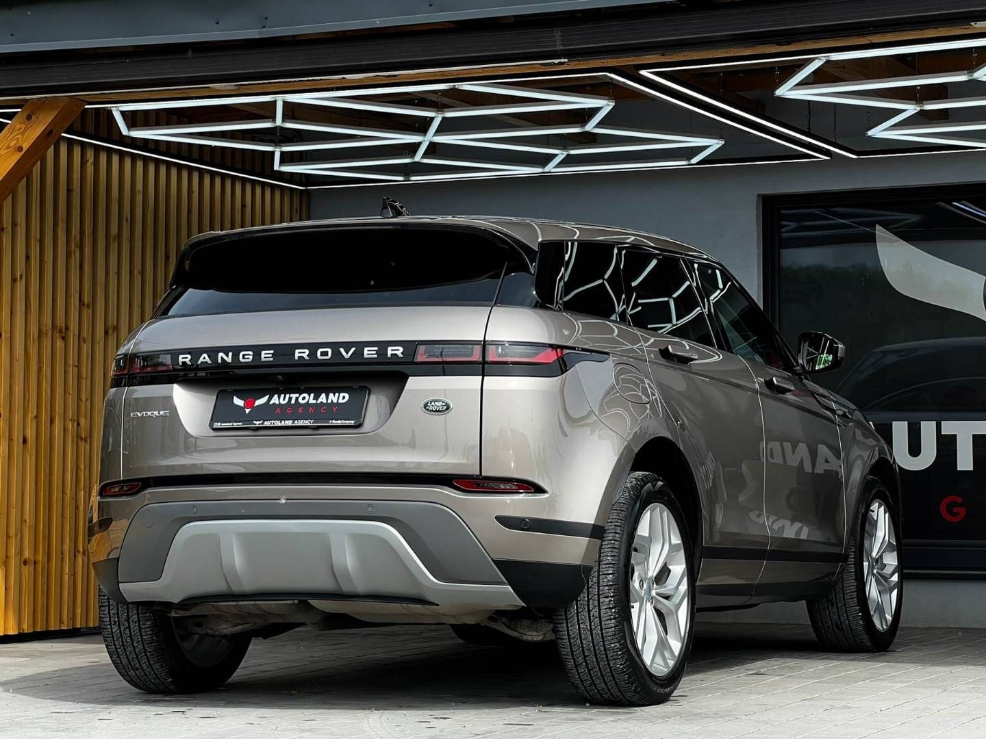 Land-Rover-Range-Rover-Evoque-20D-I4-D165-MHEV-SE-AWD-AT-7