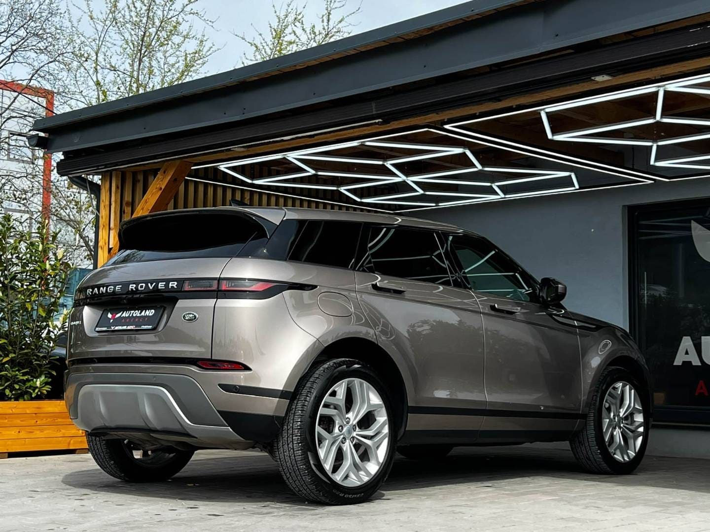 Land-Rover-Range-Rover-Evoque-20D-I4-D165-MHEV-SE-AWD-AT-8