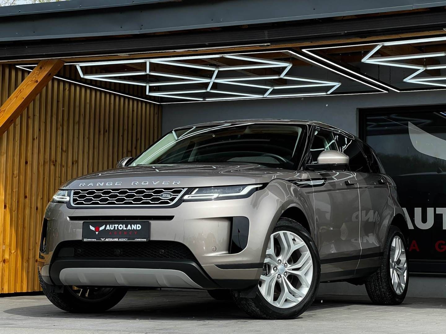 Land-Rover-Range-Rover-Evoque-20D-I4-D165-MHEV-SE-AWD-AT