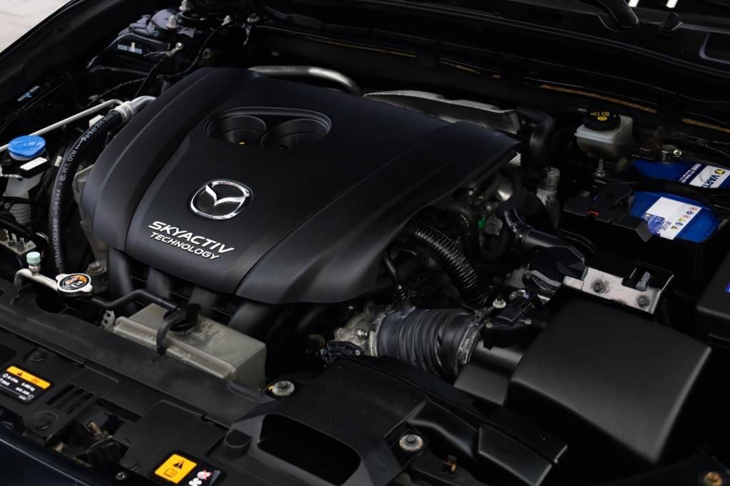 Mazda-3-20-Skyactiv-G120-Revolution-53