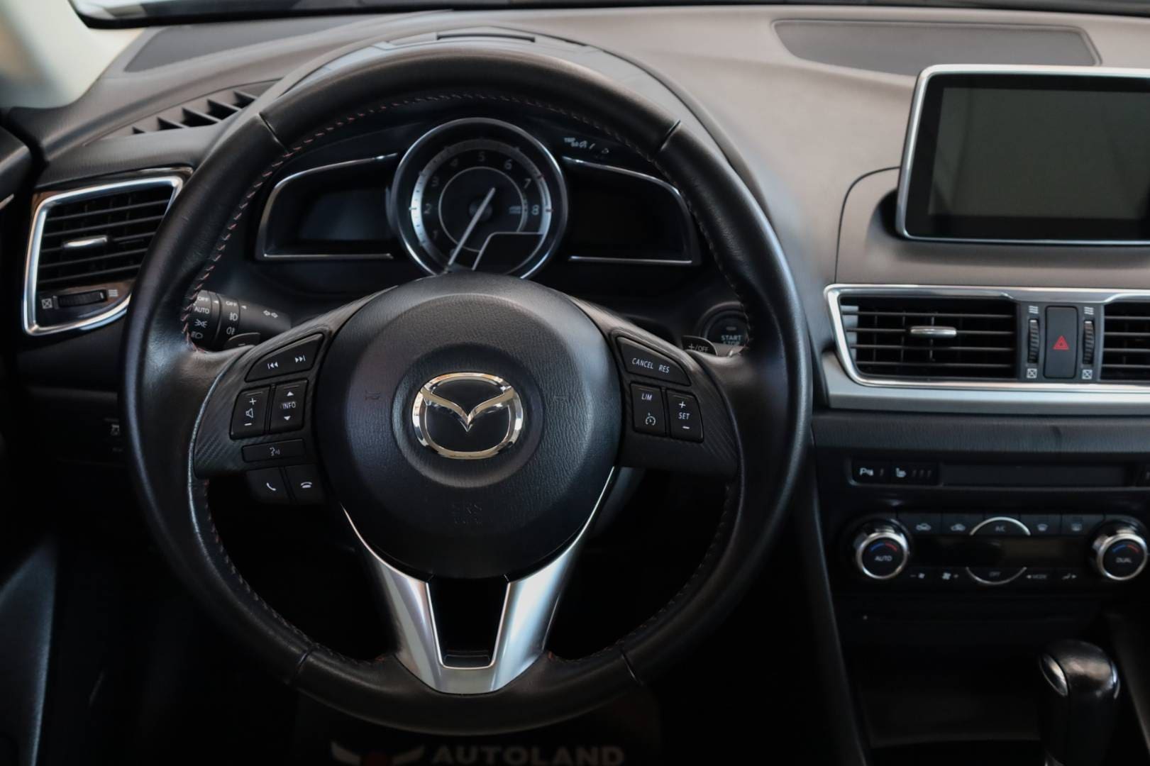 Mazda-3-20-Skyactiv-G120-Revolution-TOP-AT-20