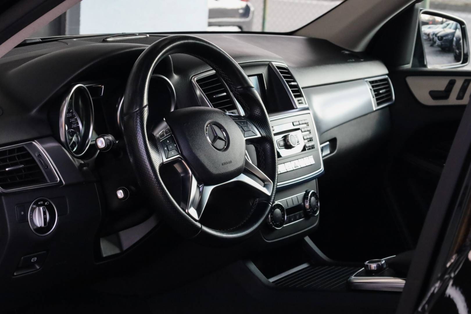 Mercedes-Benz-M-trieda-350-BlueTEC-4matic-15