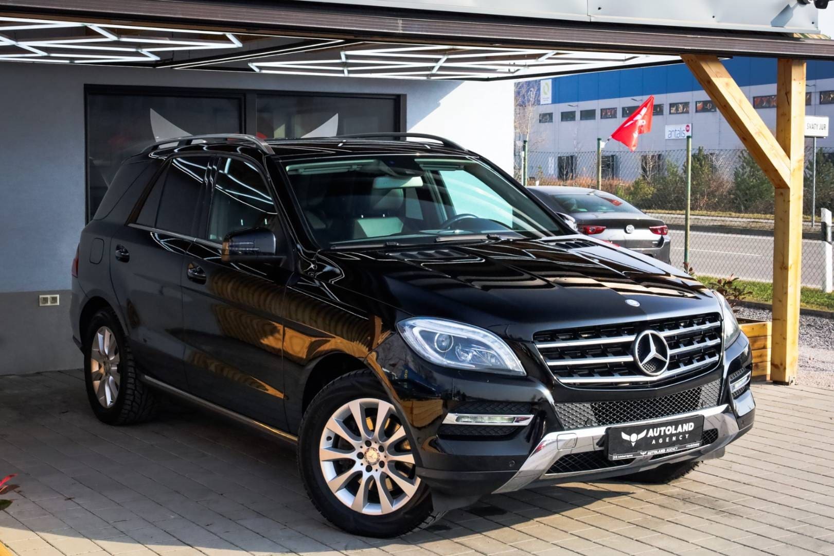 Mercedes-Benz-M-trieda-350-BlueTEC-4matic-6