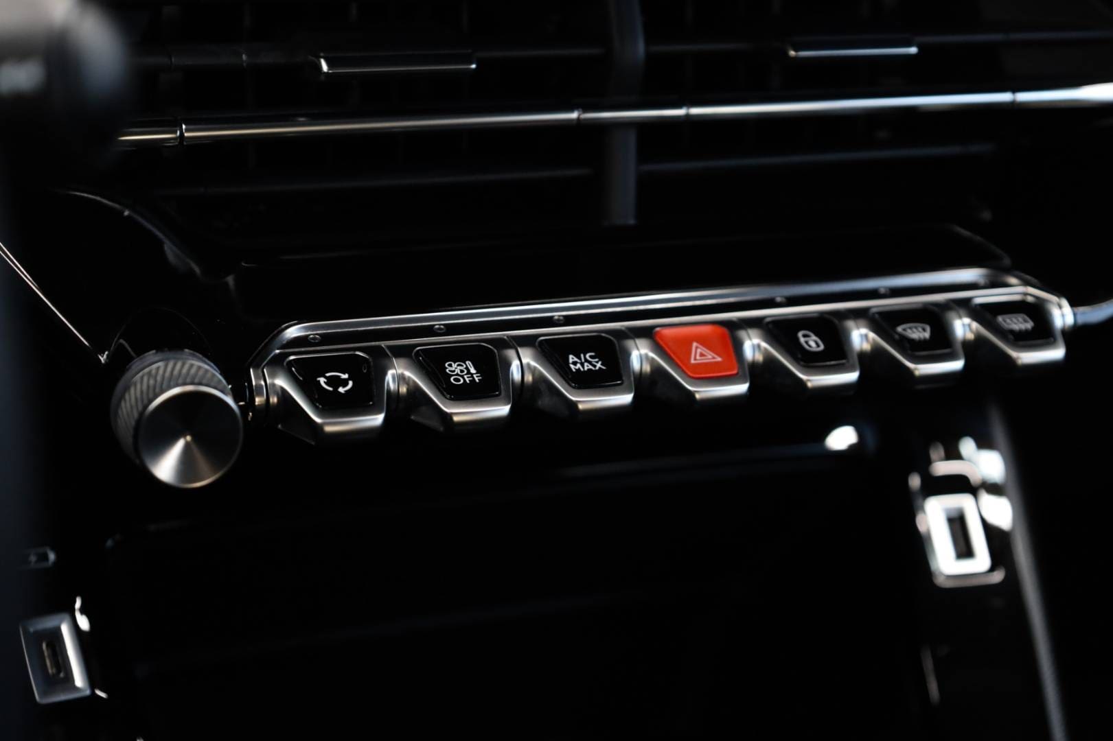Peugeot-2008-15-BlueHDi-130-Active-Business-EAT8-42