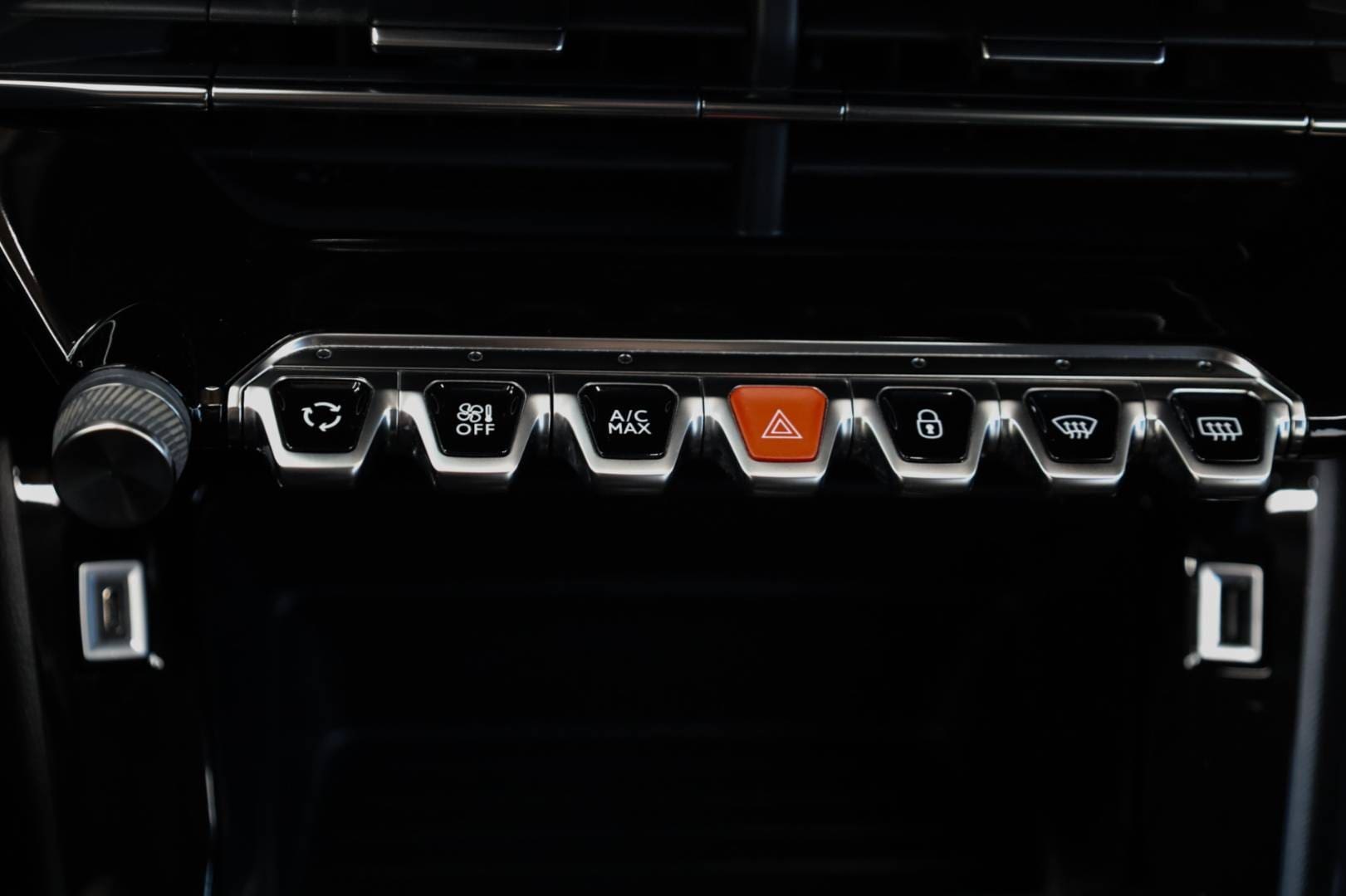 Peugeot-2008-15-BlueHDi-130-Active-Business-EAT8-43