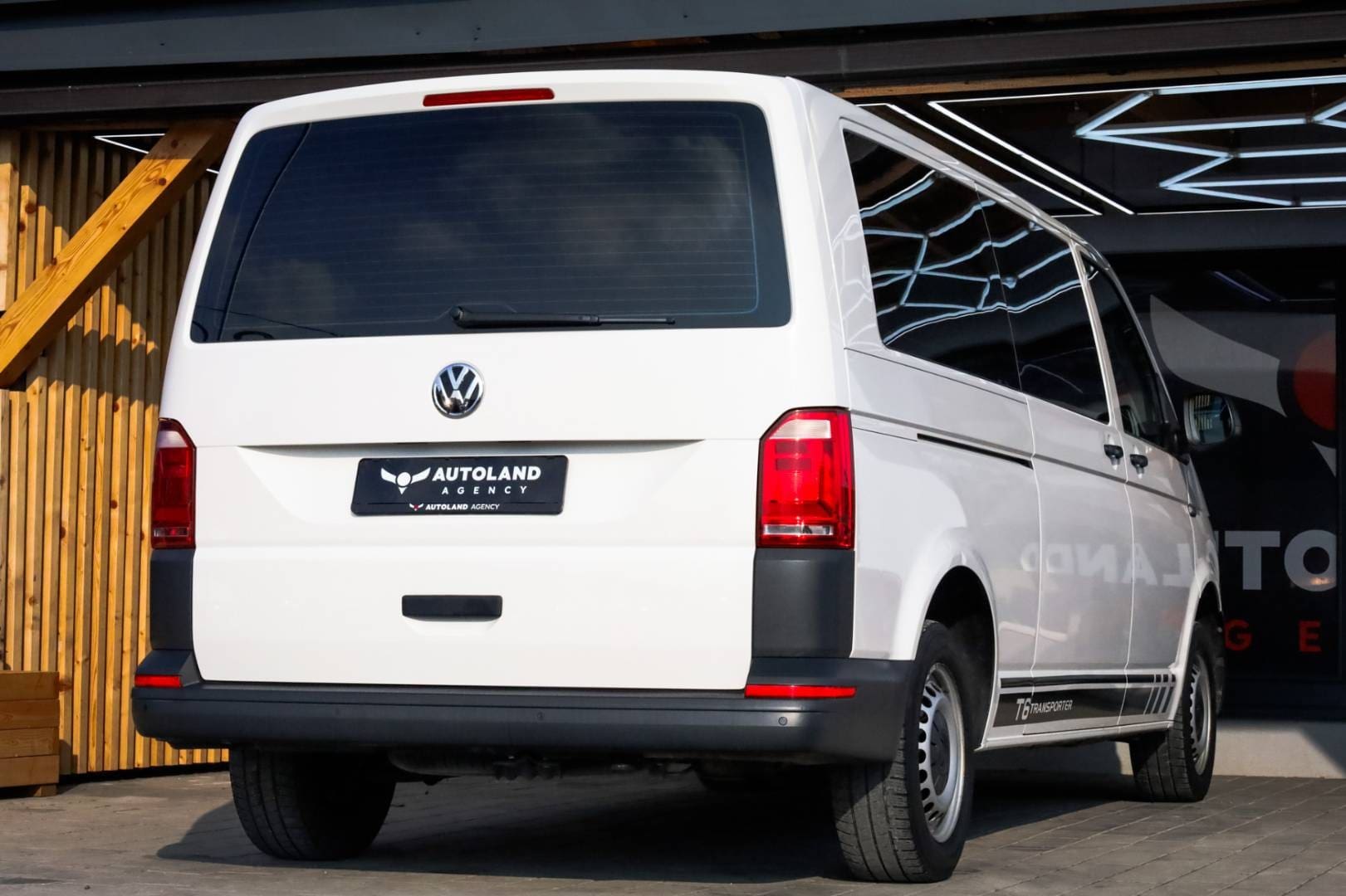 Volkswagen-T6-Kombi-2-0-TDI-BMT-LR-Najazdova-plosina-11