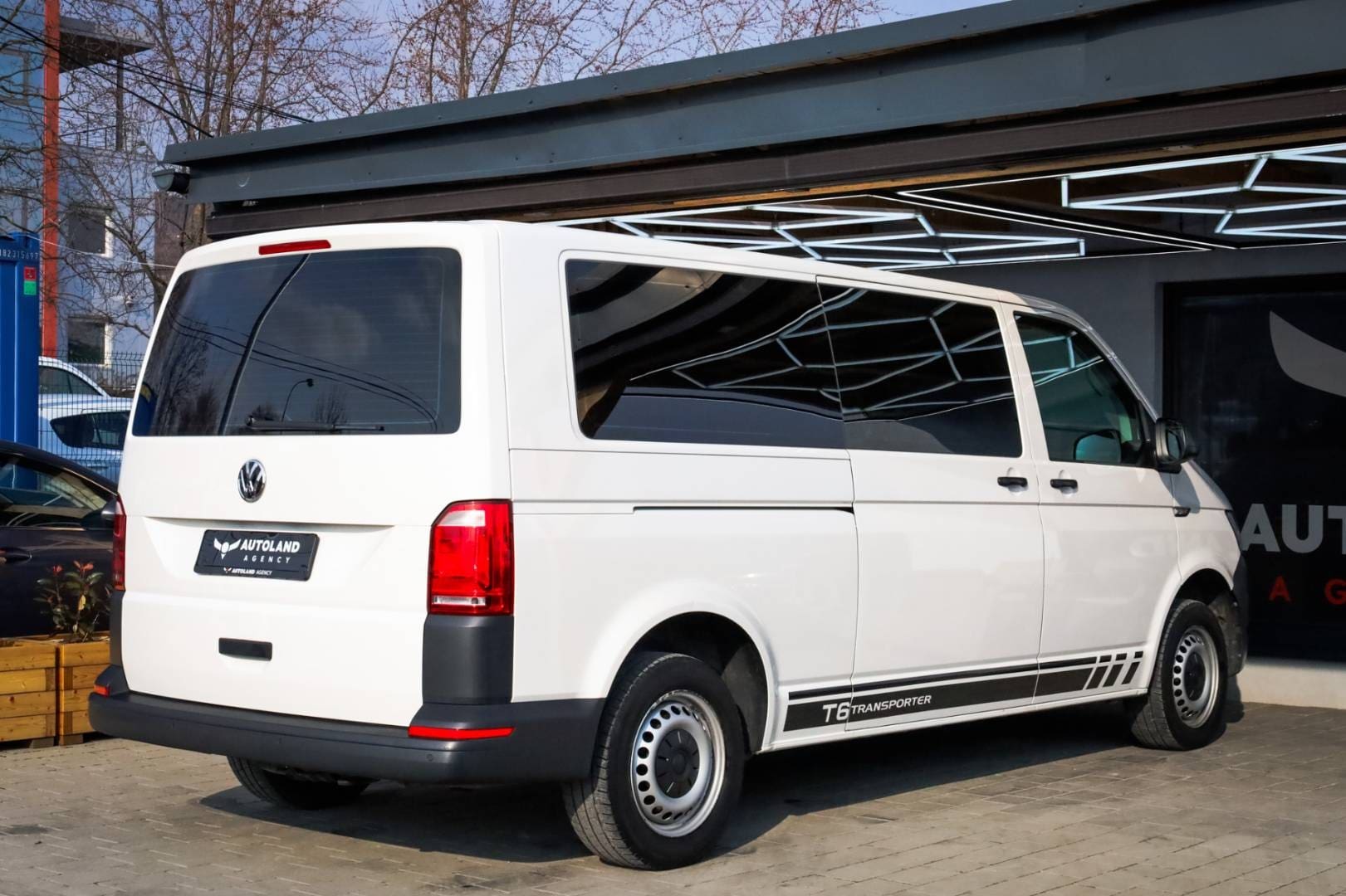 Volkswagen-T6-Kombi-2-0-TDI-BMT-LR-Najazdova-plosina-12
