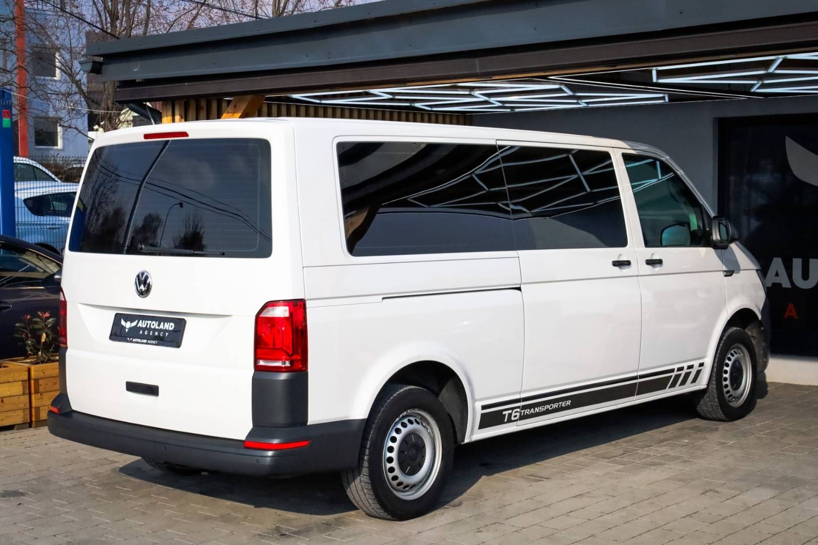 Volkswagen-T6-Kombi-2-0-TDI-BMT-LR-Najazdova-plosina-13