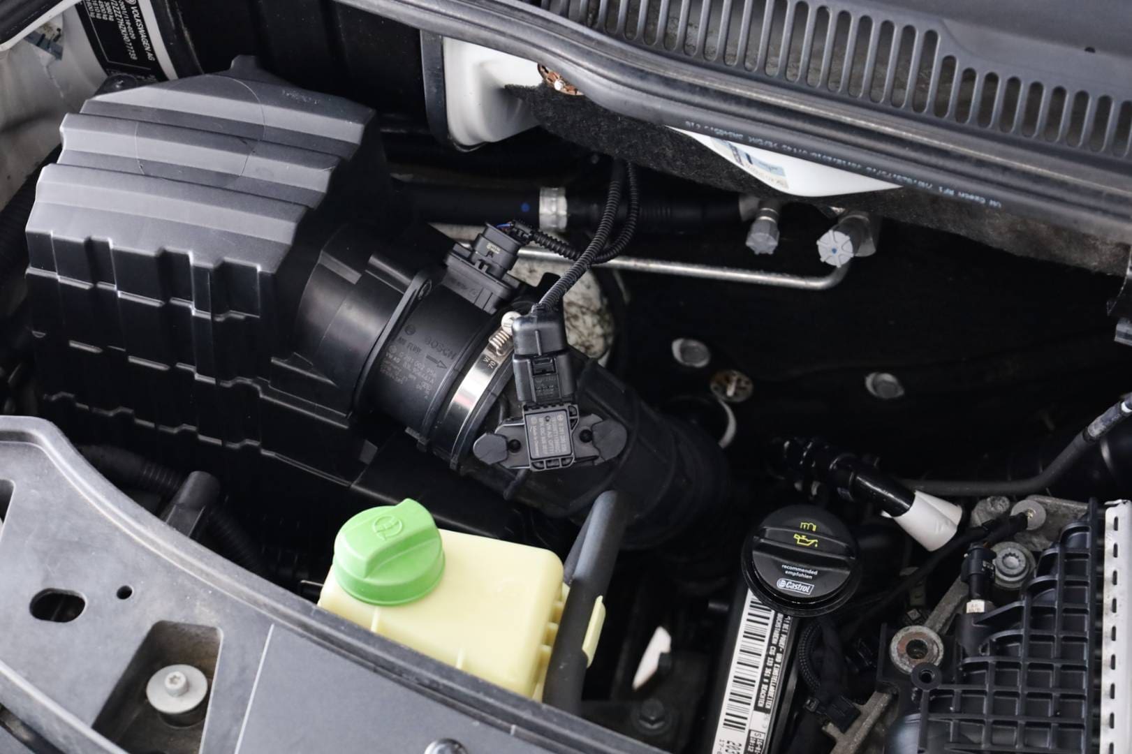Volkswagen-T6-Kombi-2-0-TDI-BMT-LR-Najazdova-plosina-44