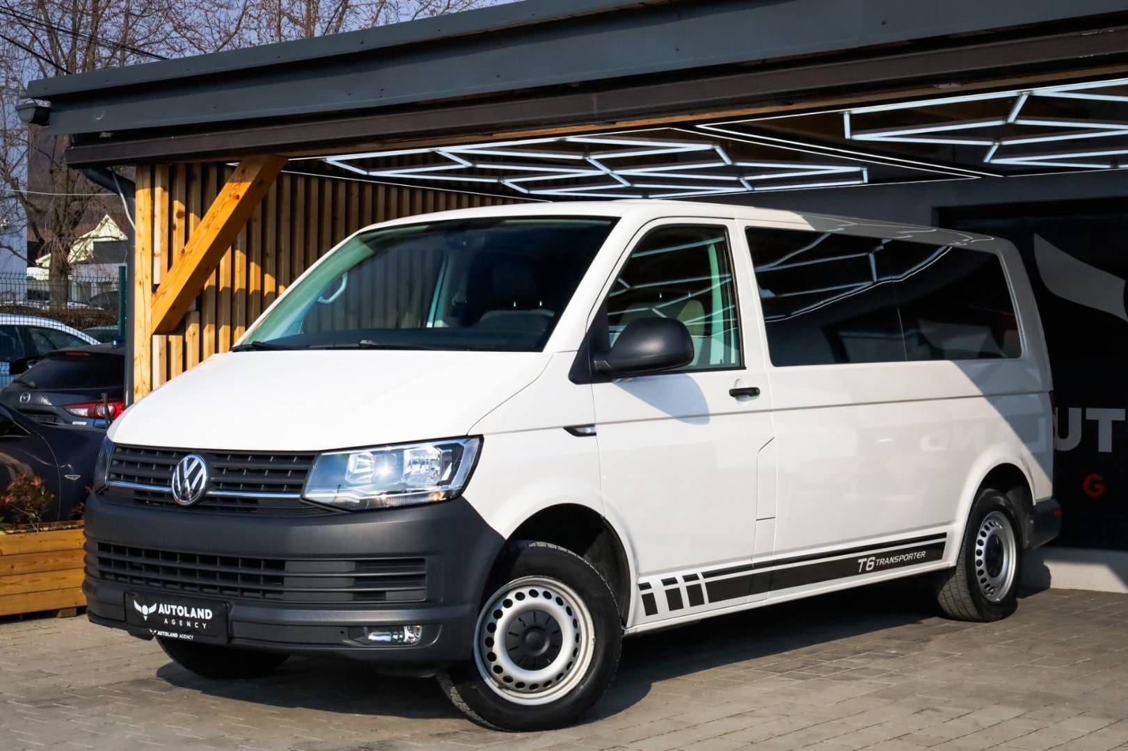 Volkswagen-T6-Kombi-2-0-TDI-BMT-LR-Najazdova-plosina-5
