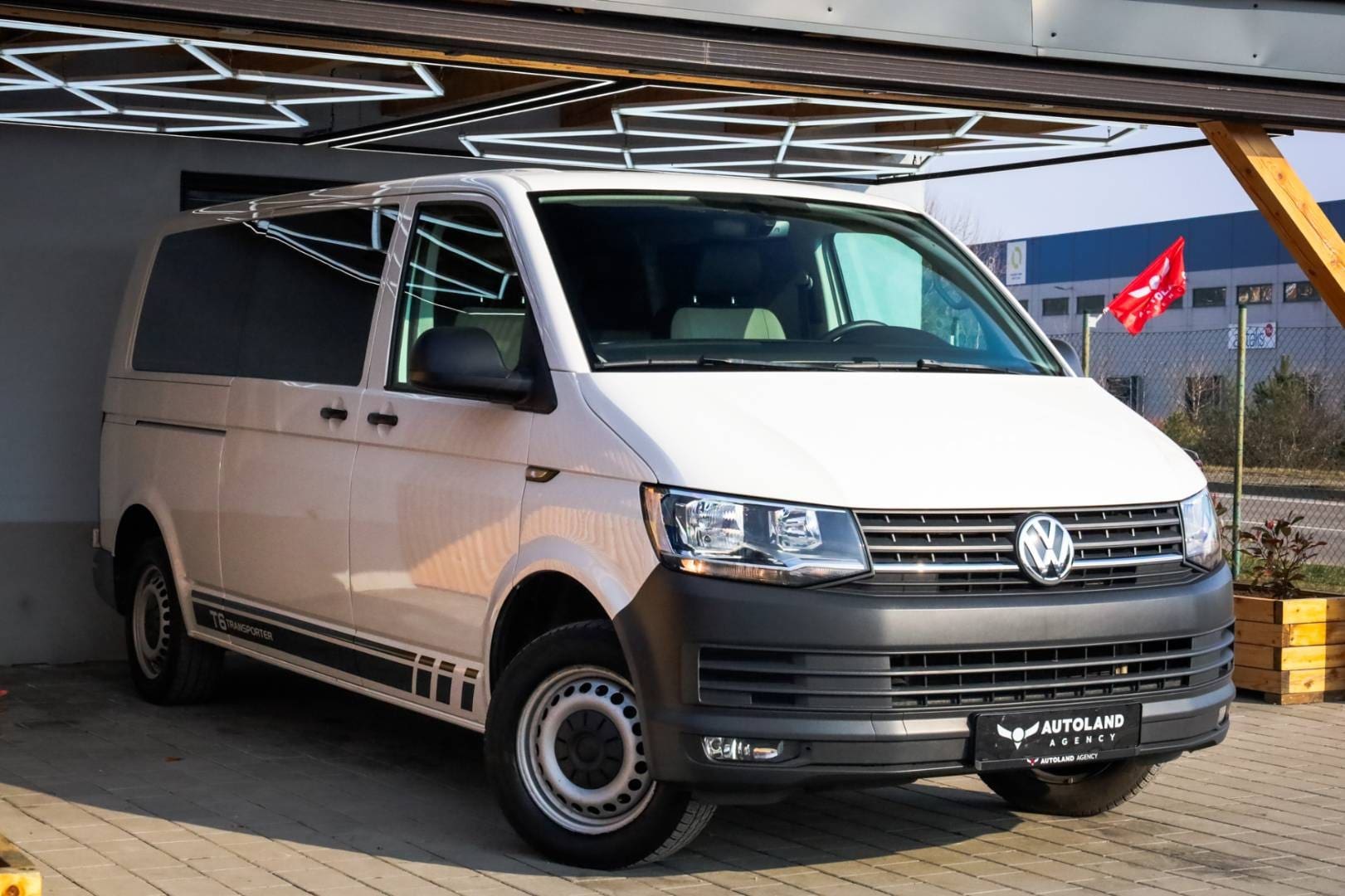 Volkswagen-T6-Kombi-2-0-TDI-BMT-LR-Najazdova-plosina-9