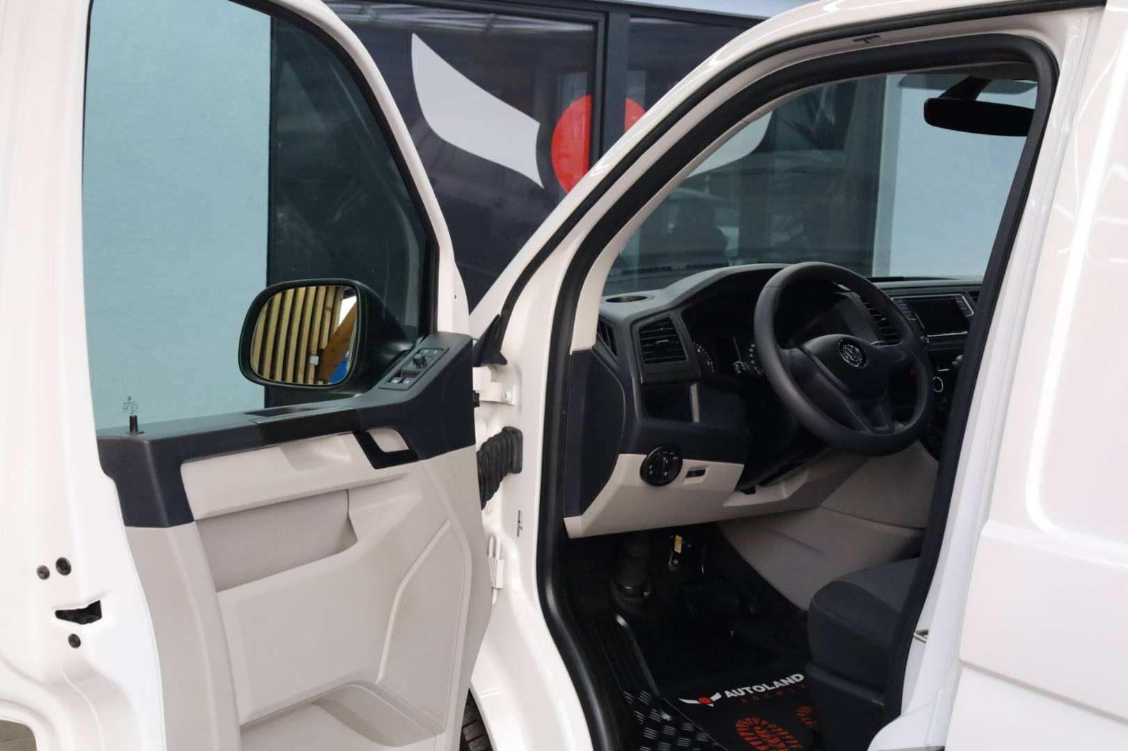 Volkswagen-T6-Transporter-20-TDI-DSG-Comfortline-L1H1-14