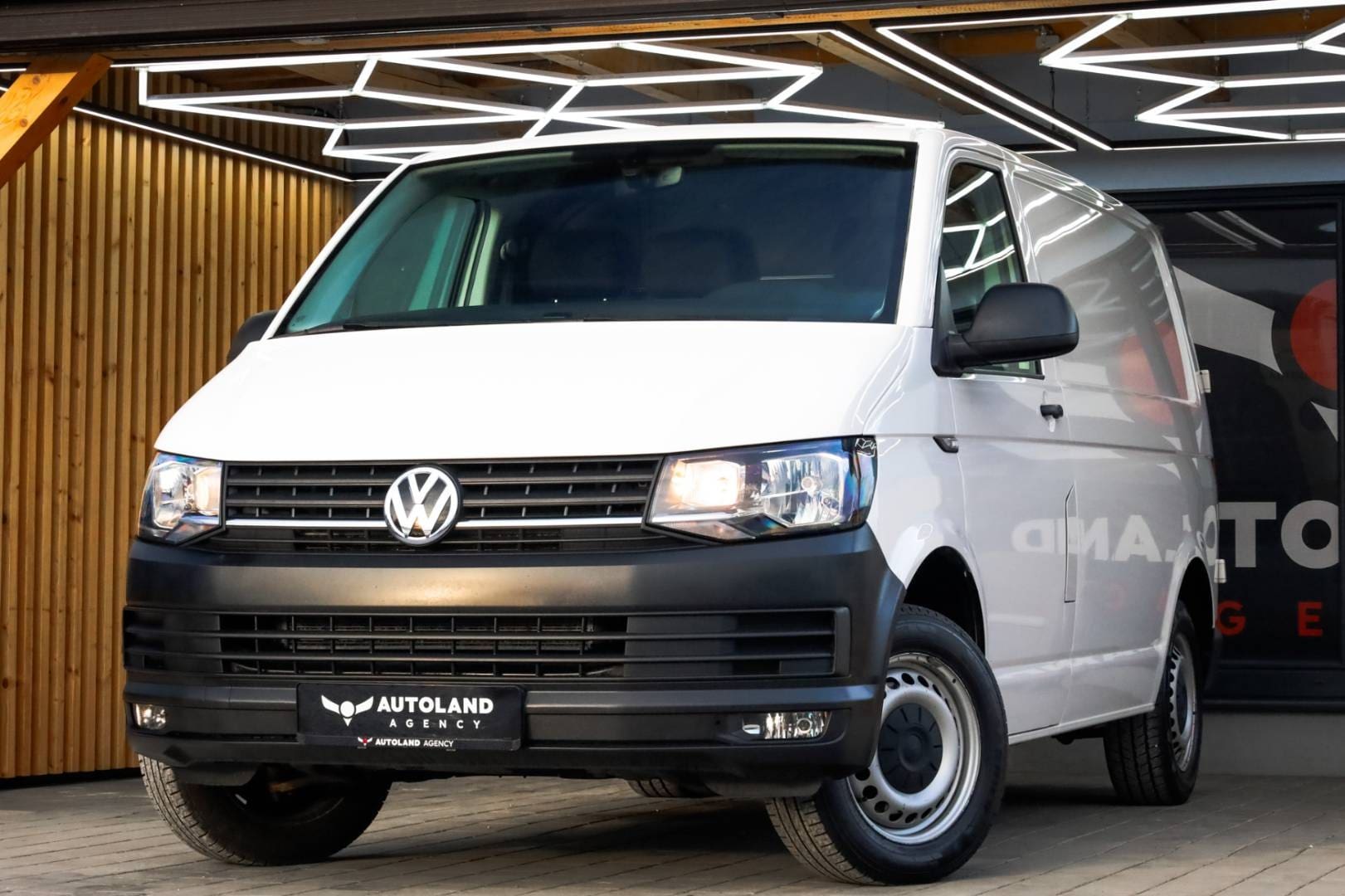 Volkswagen-T6-Transporter-20-TDI-DSG-Comfortline-L1H1