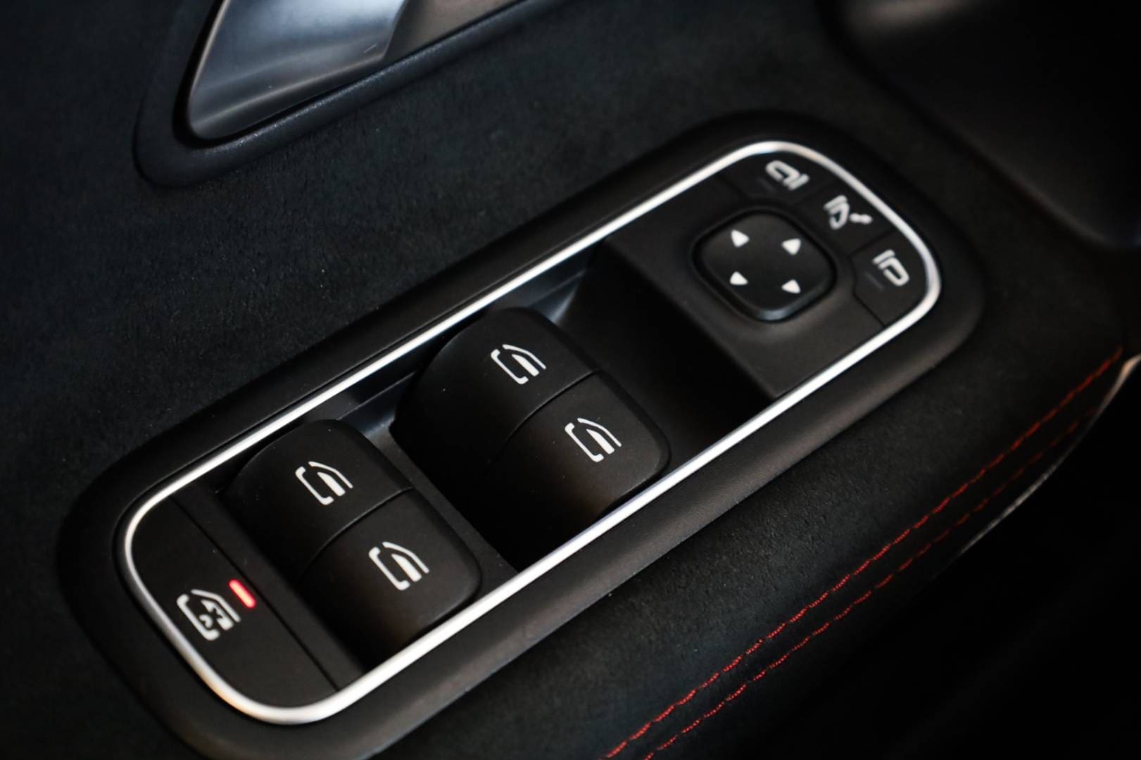 Mercedes-Benz-CLA-Shooting-Brake-AMG-45-S-4MATICAT-49