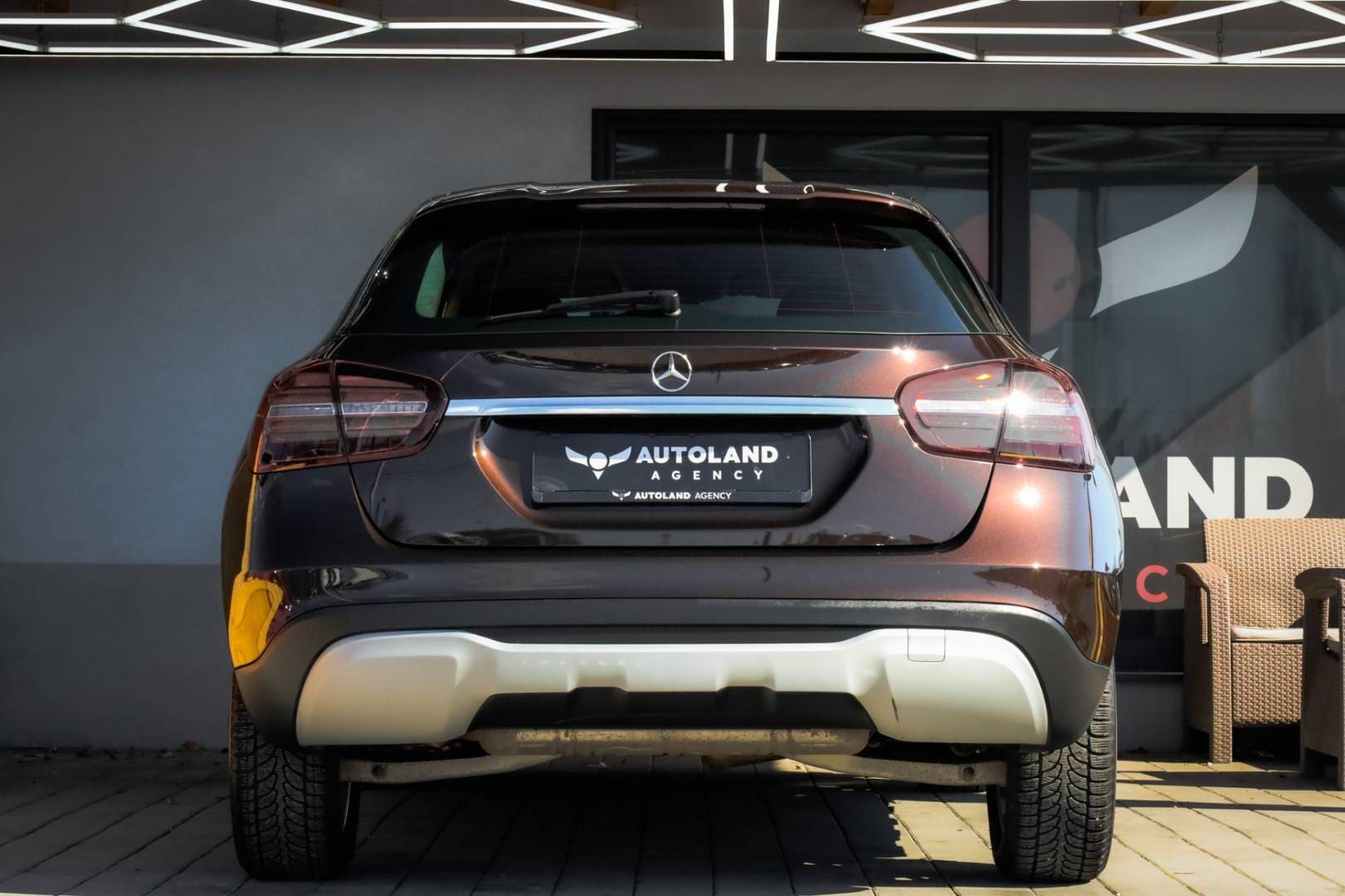 Mercedes-Benz-GLA-180-AT-10