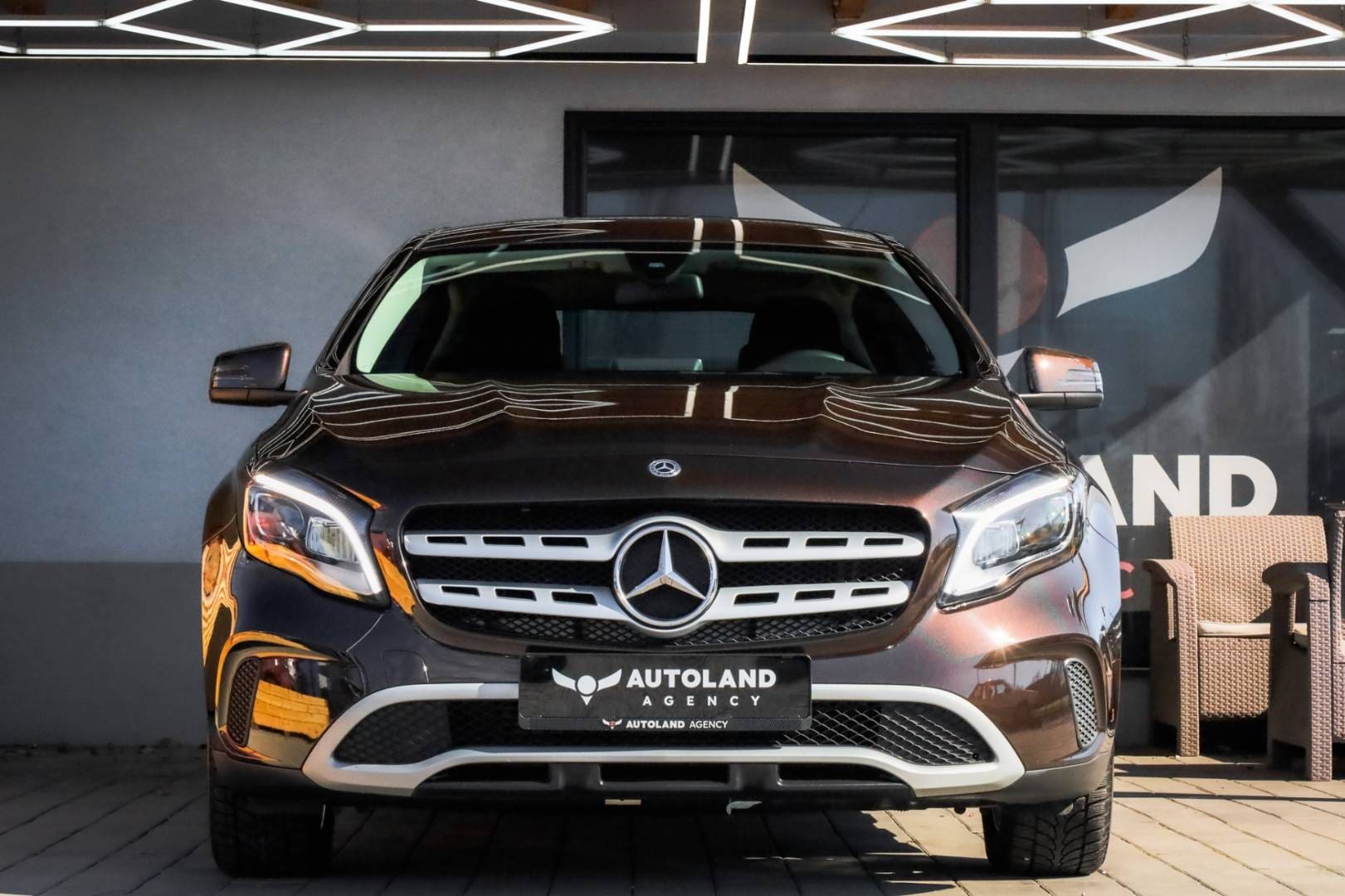 Mercedes-Benz-GLA-180-AT-3
