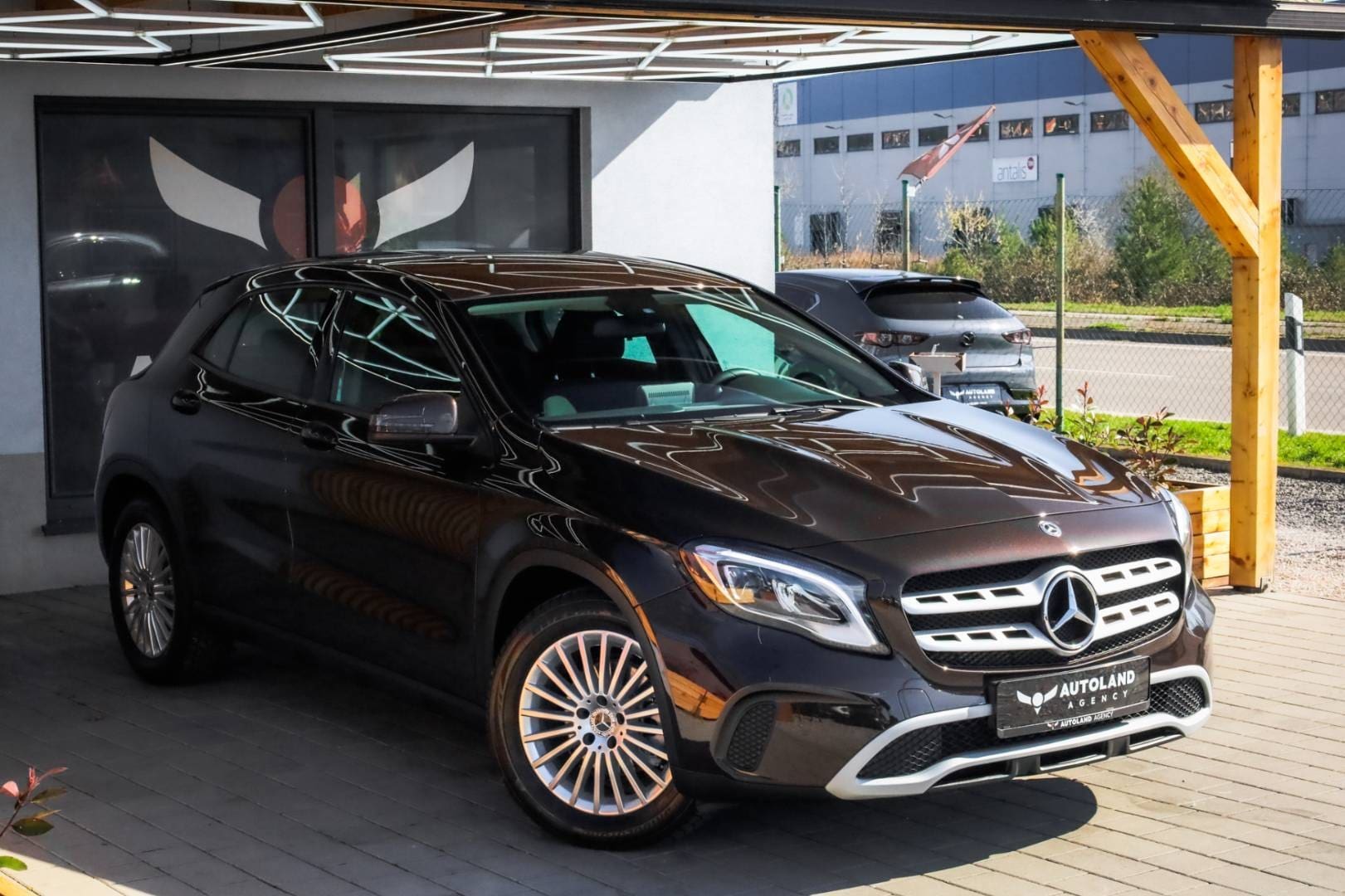 Mercedes-Benz-GLA-180-AT-6