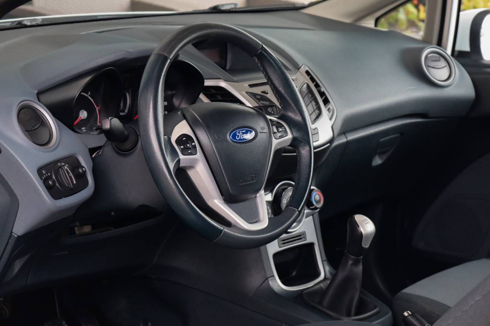 Ford-Fiesta-16-TDCi-Duratorq-Trend-11