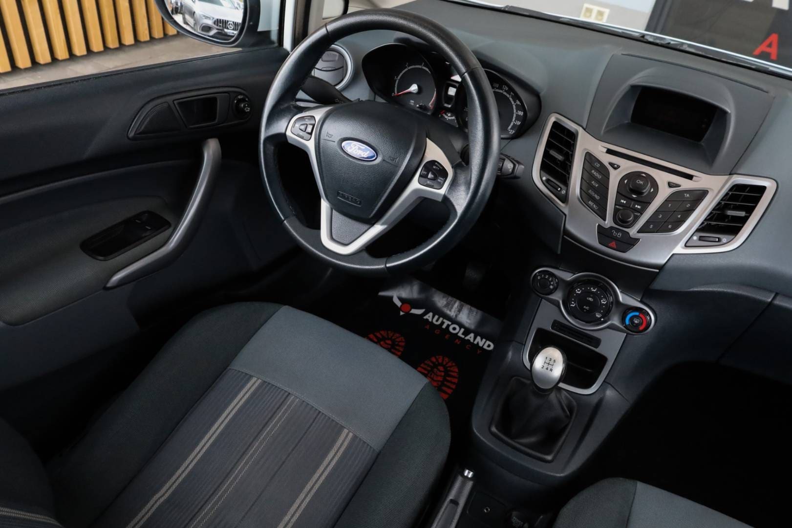 Ford-Fiesta-16-TDCi-Duratorq-Trend-14