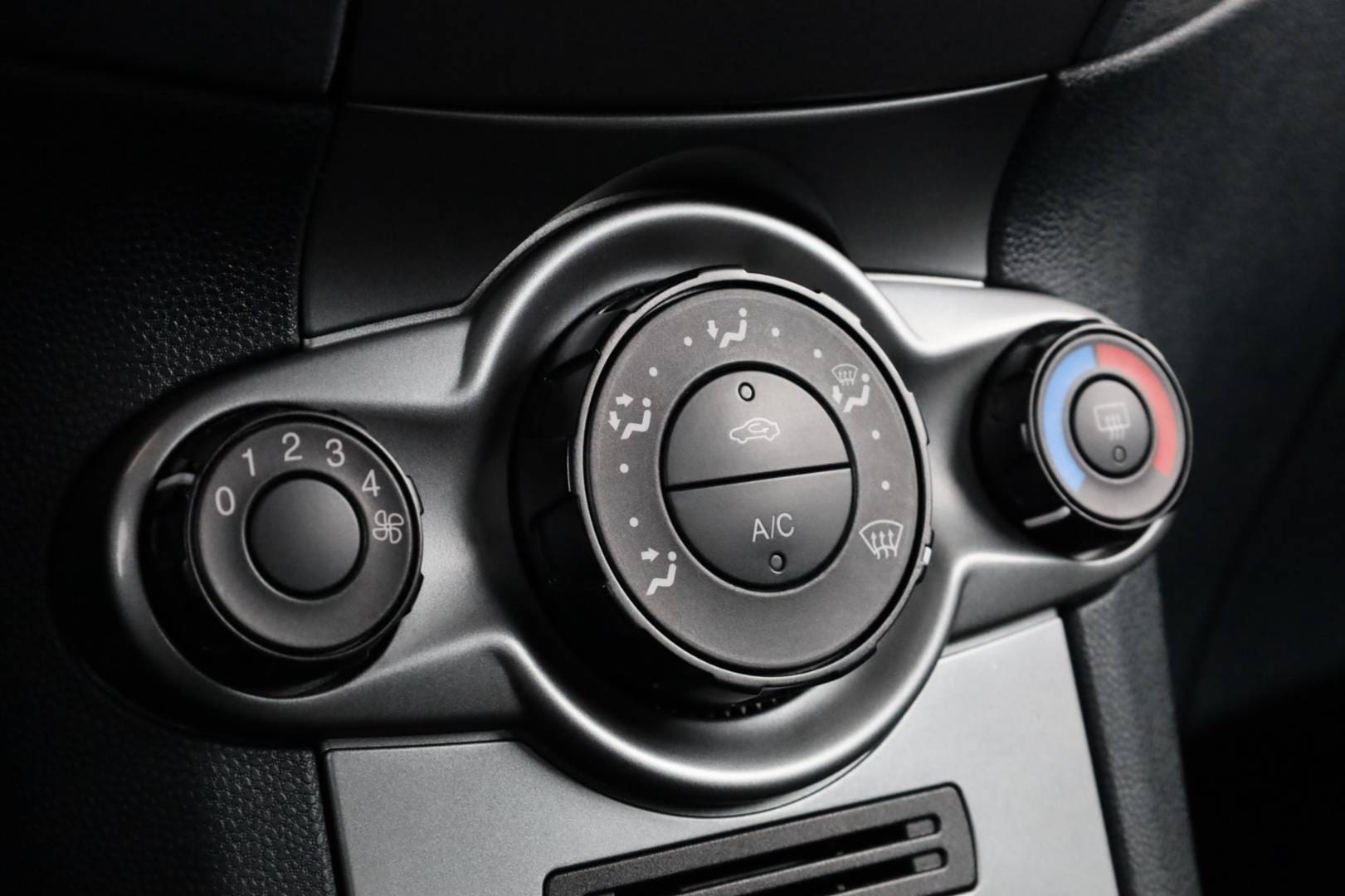 Ford-Fiesta-16-TDCi-Duratorq-Trend-23