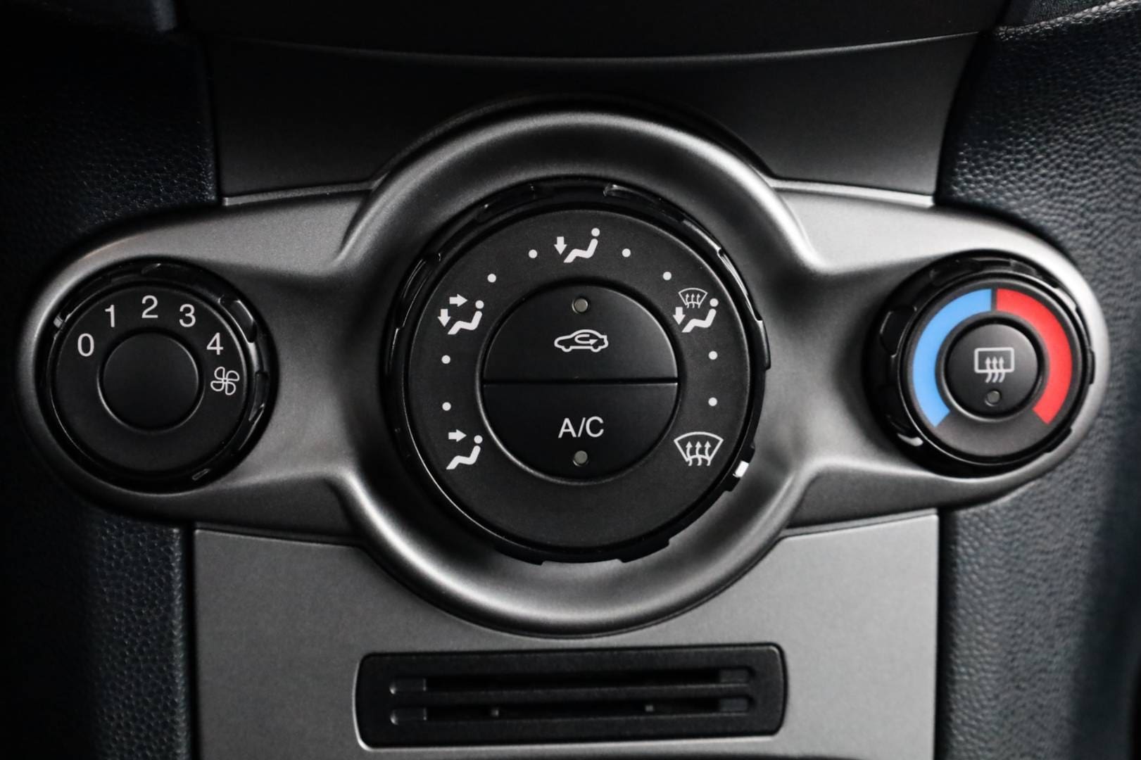Ford-Fiesta-16-TDCi-Duratorq-Trend-24