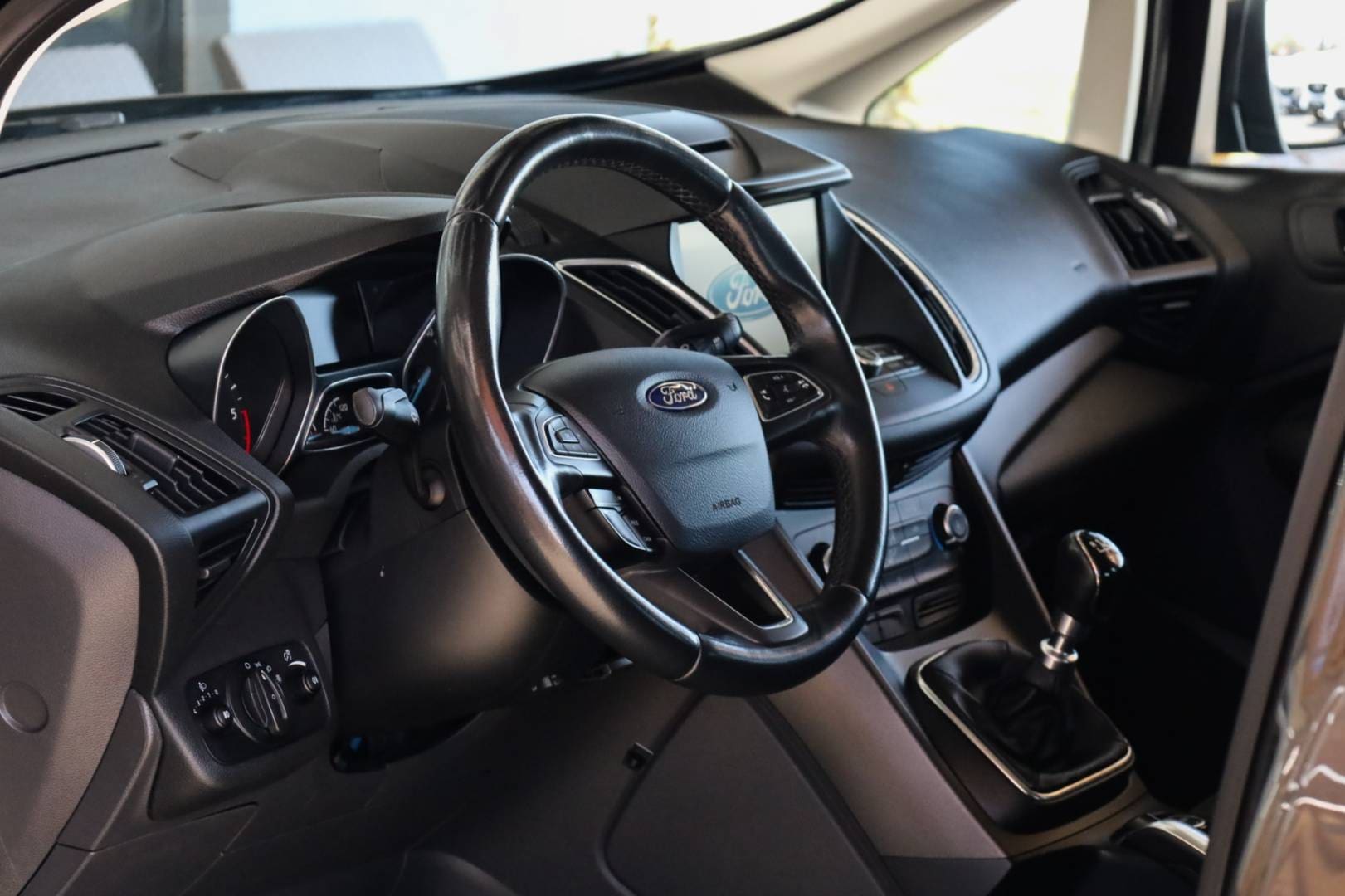 Ford-Grand-C-Max-15-TDCi-120k-Business-11